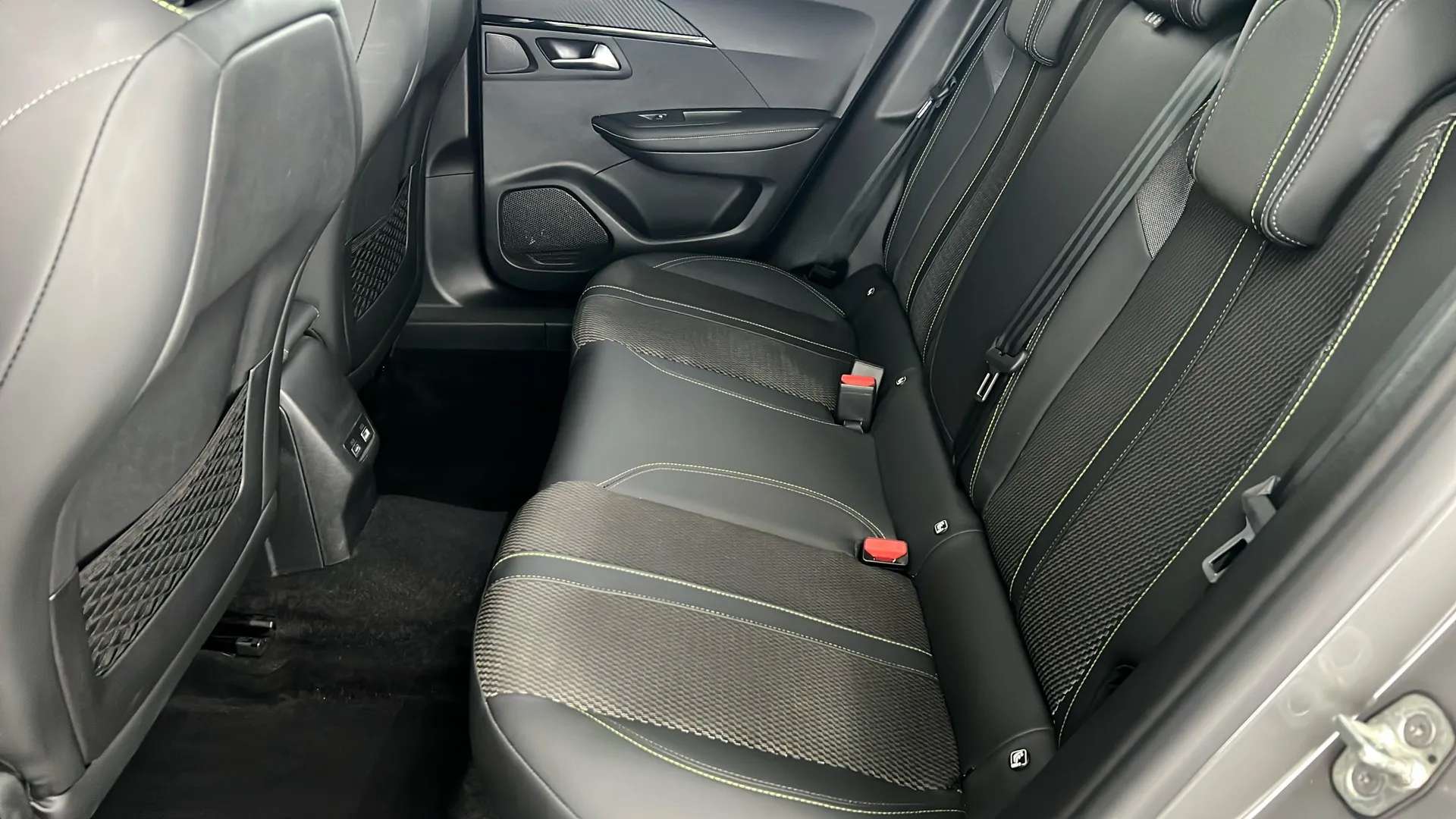 2024 PEUGEOT 2008 2024 PEUGEOT 2008