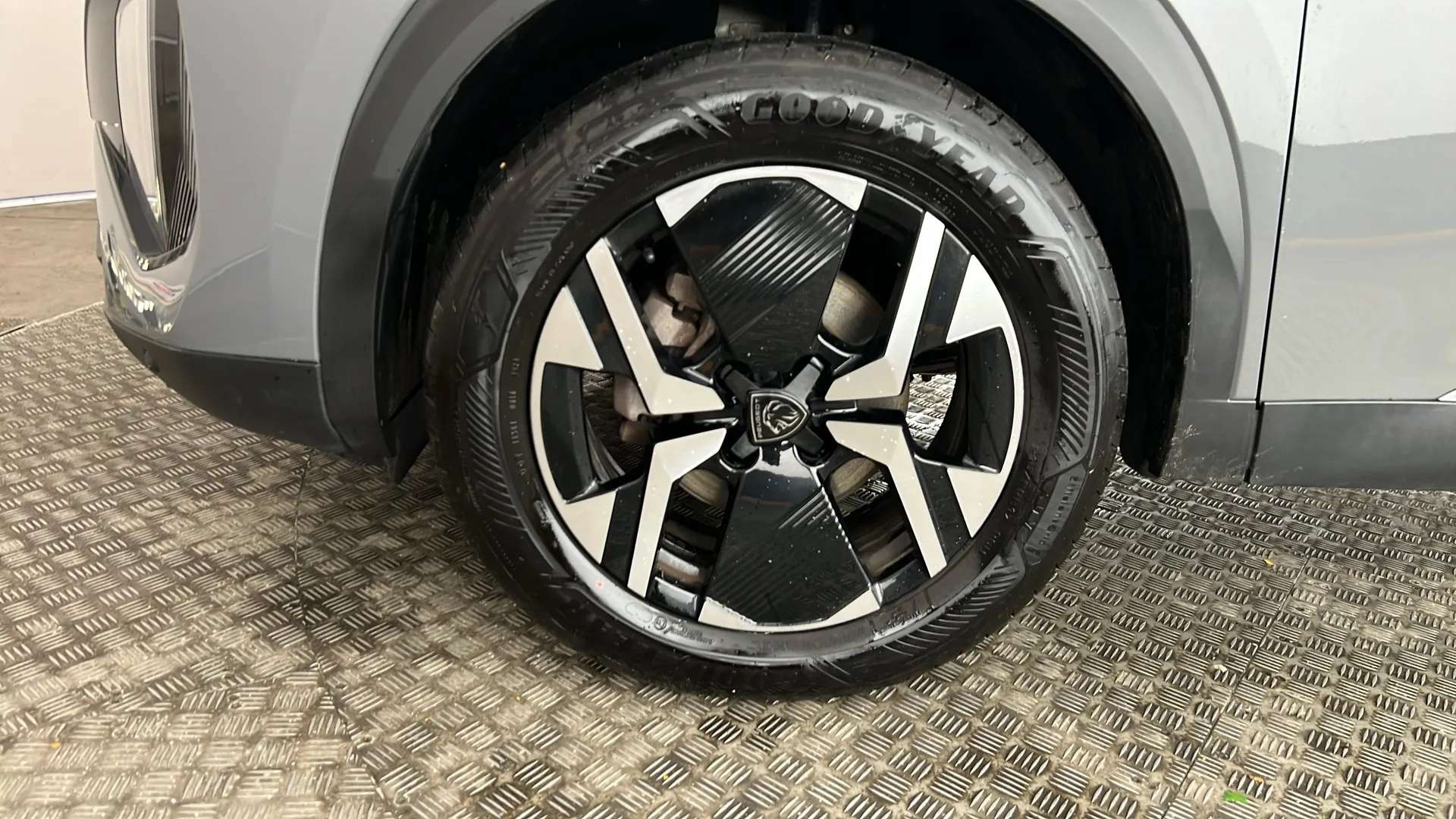 2024 PEUGEOT 2008 2024 PEUGEOT 2008