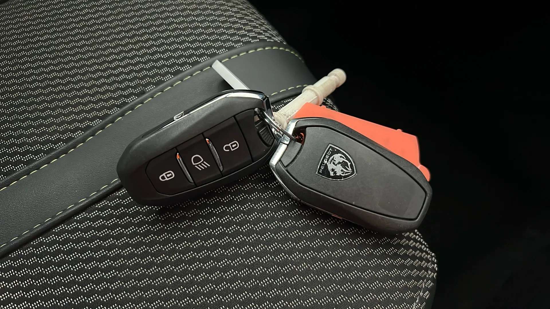 2024 PEUGEOT 2008 2024 PEUGEOT 2008