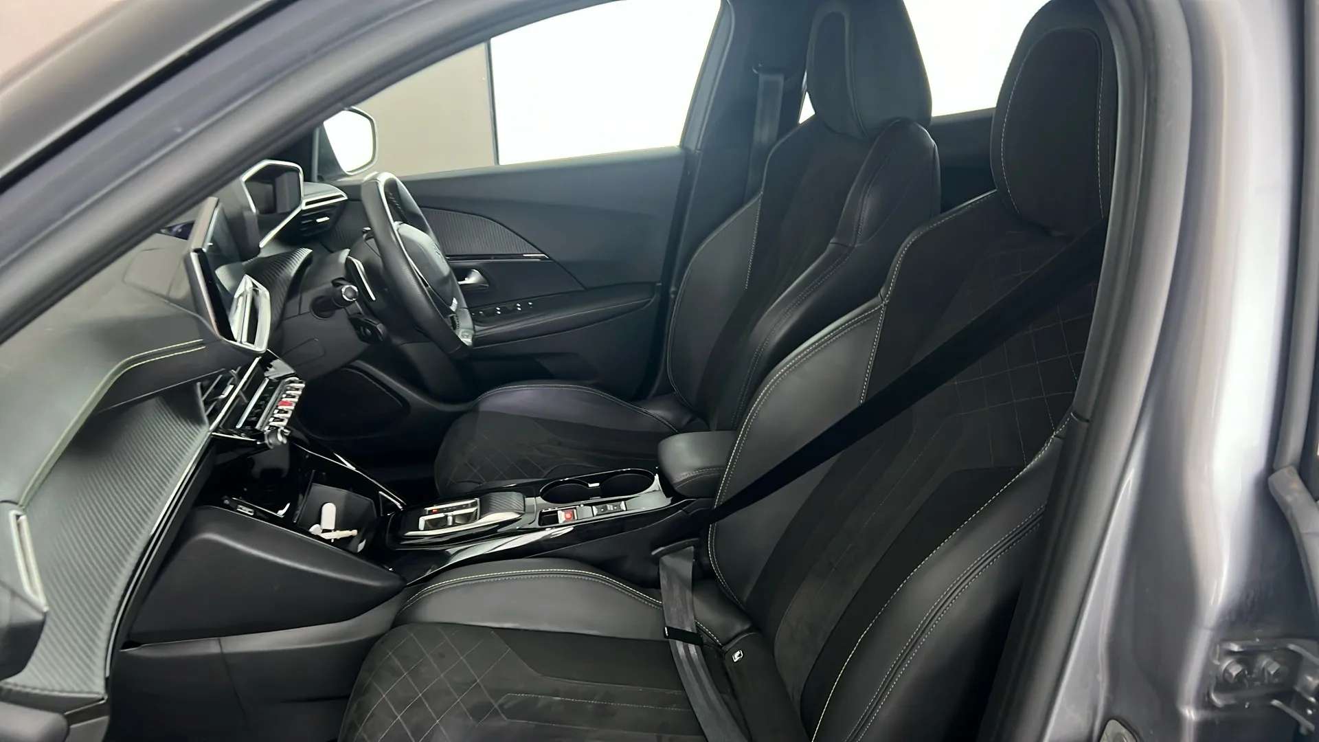 2023 PEUGEOT 2008 2023 PEUGEOT 2008