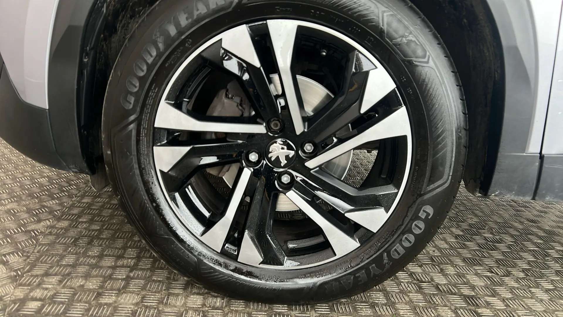 2023 PEUGEOT 2008 2023 PEUGEOT 2008
