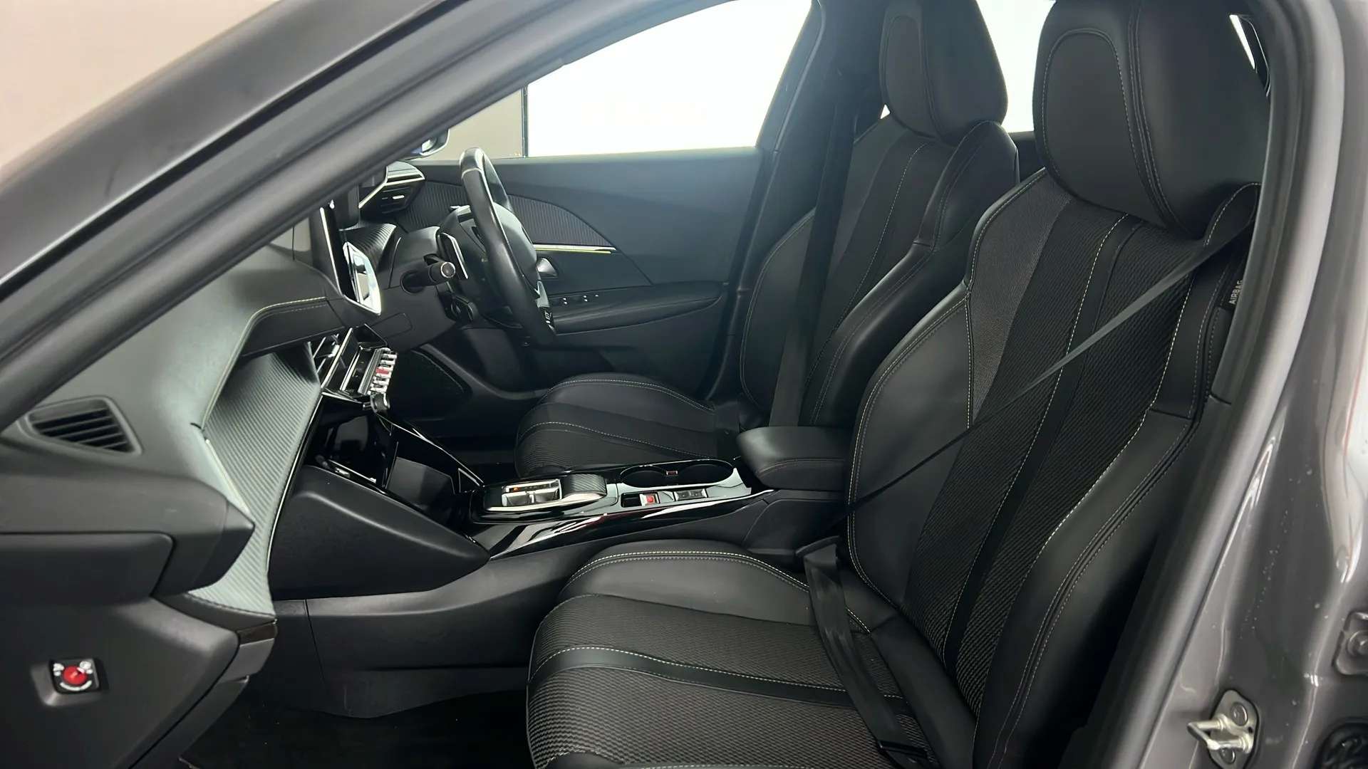 2023 PEUGEOT 2008 2023 PEUGEOT 2008