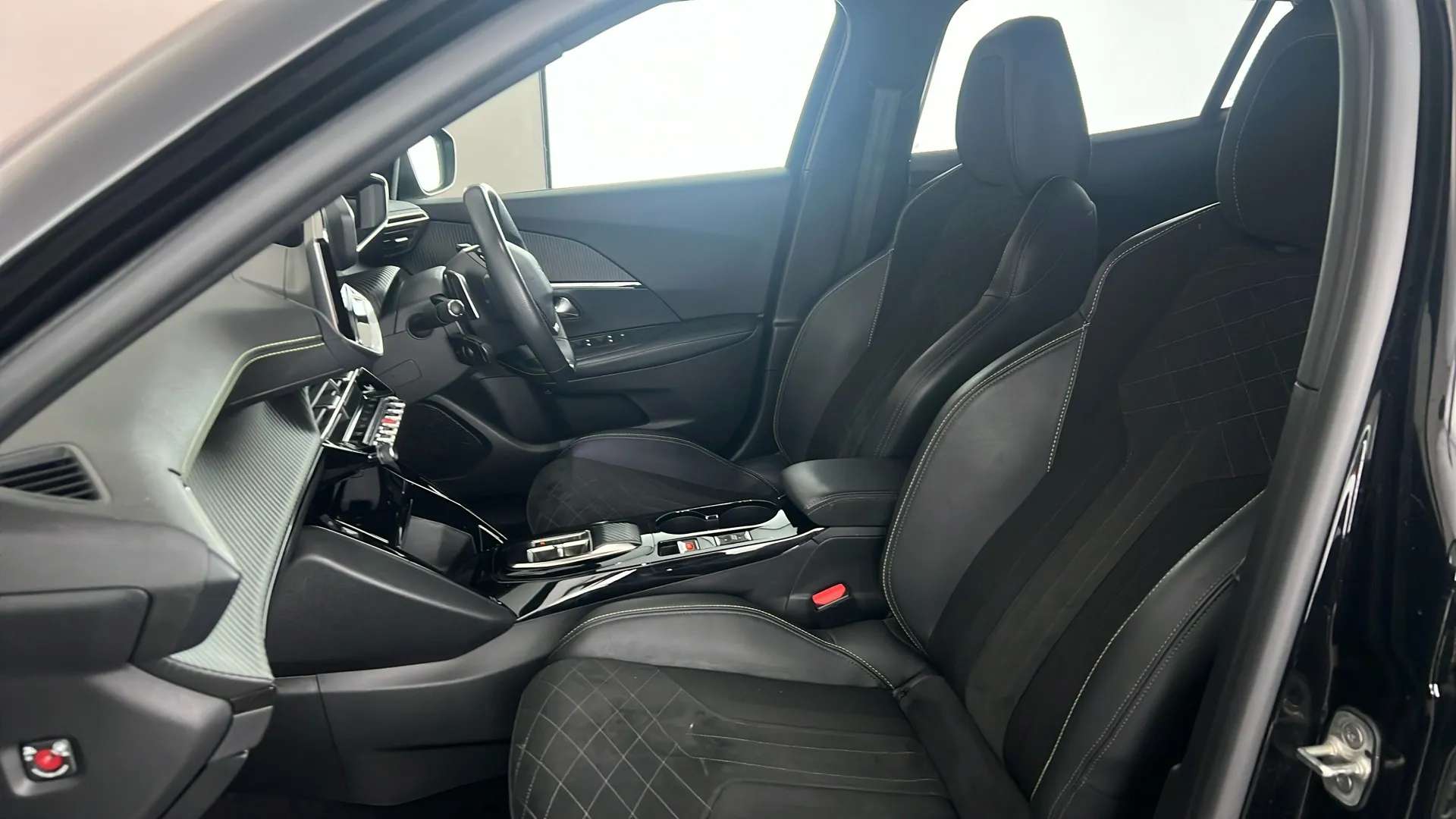 2023 PEUGEOT 2008 2023 PEUGEOT 2008
