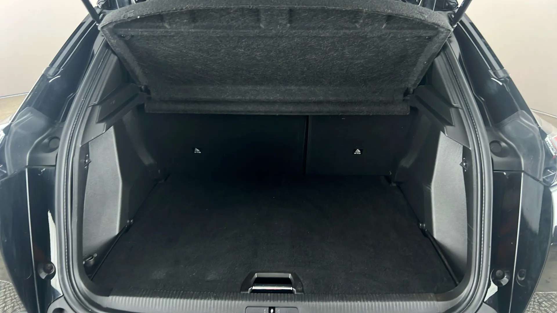2023 PEUGEOT 2008 2023 PEUGEOT 2008