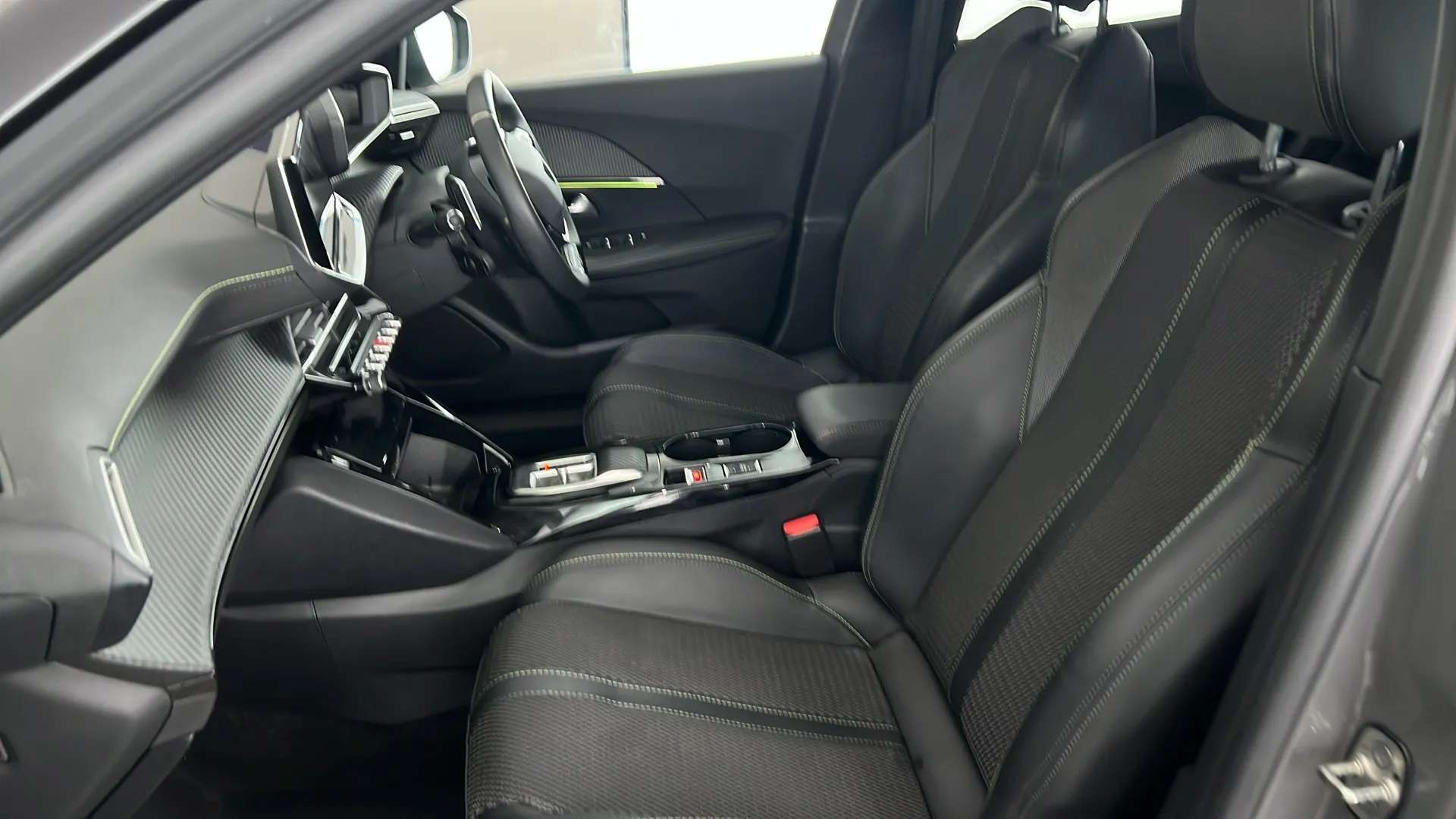 2024 PEUGEOT 2008 2024 PEUGEOT 2008