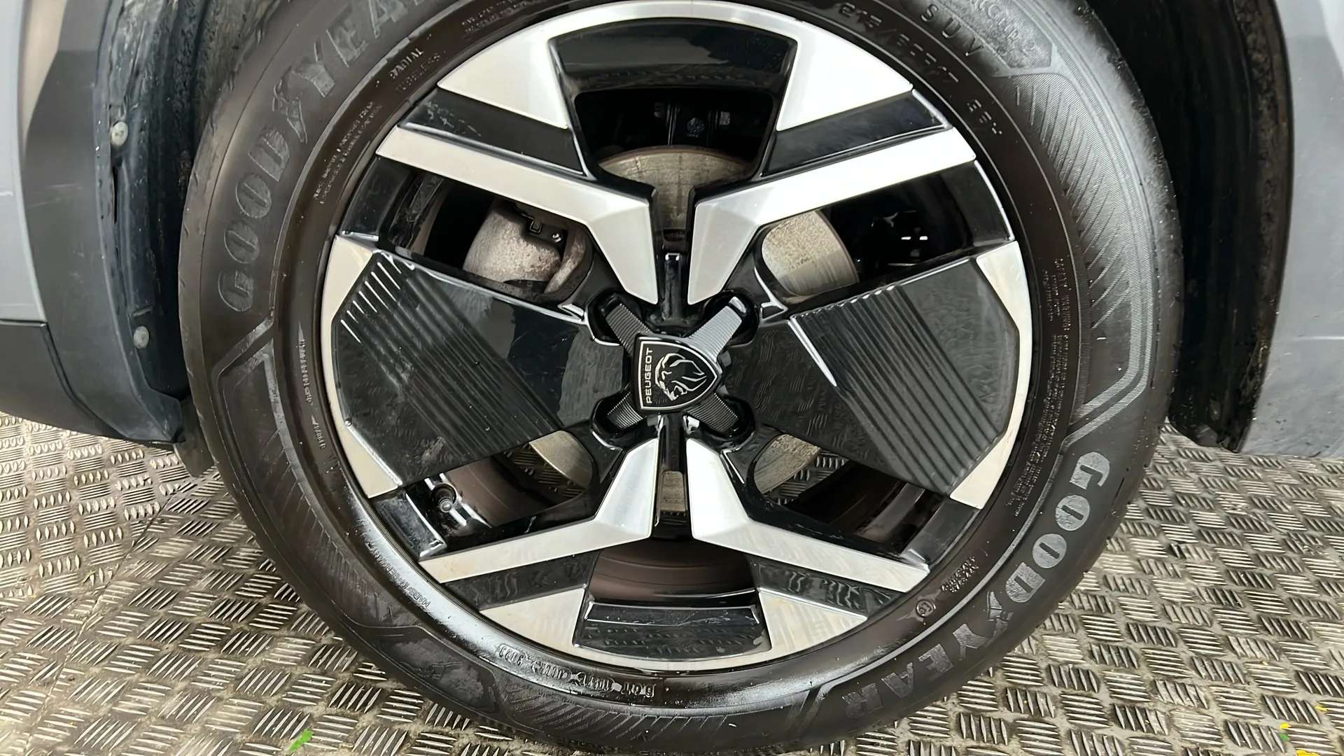 2024 PEUGEOT 2008 2024 PEUGEOT 2008