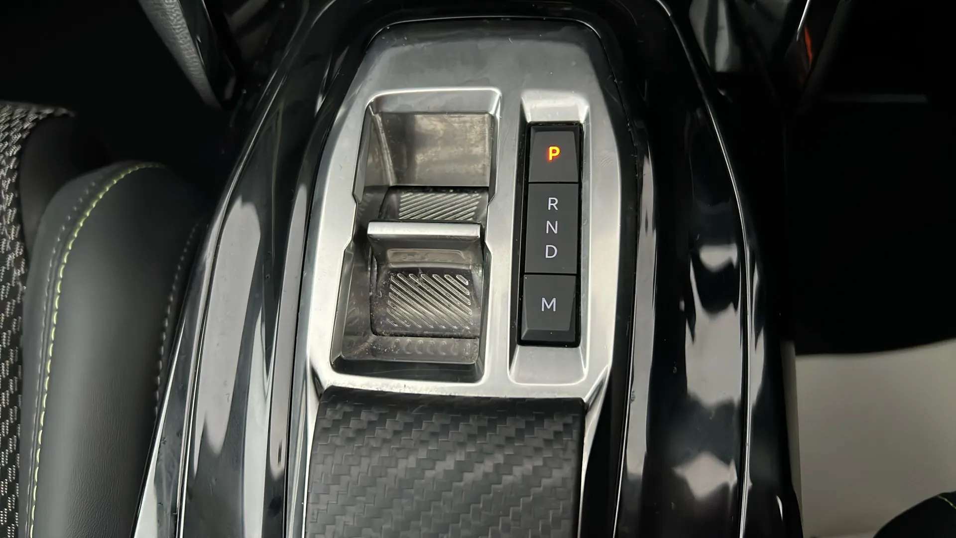 2024 PEUGEOT 2008 2024 PEUGEOT 2008