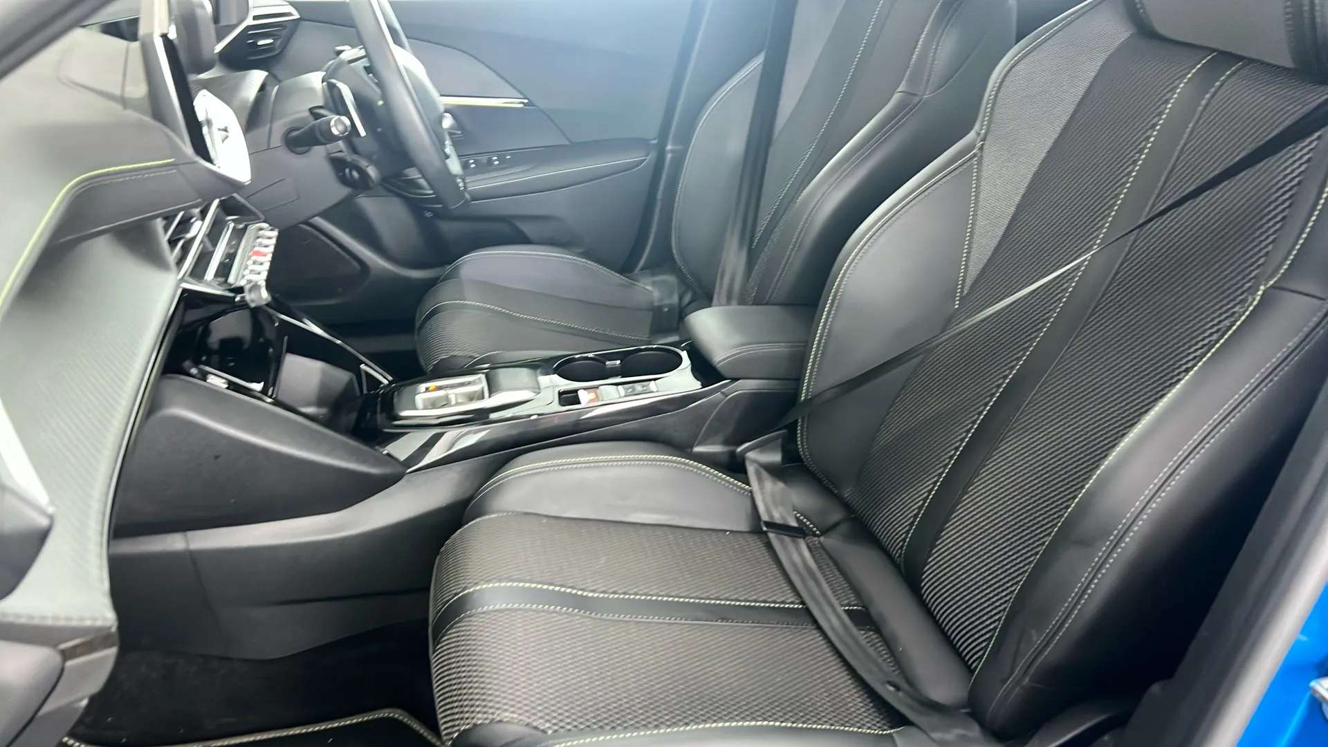 2024 PEUGEOT 2008 2024 PEUGEOT 2008