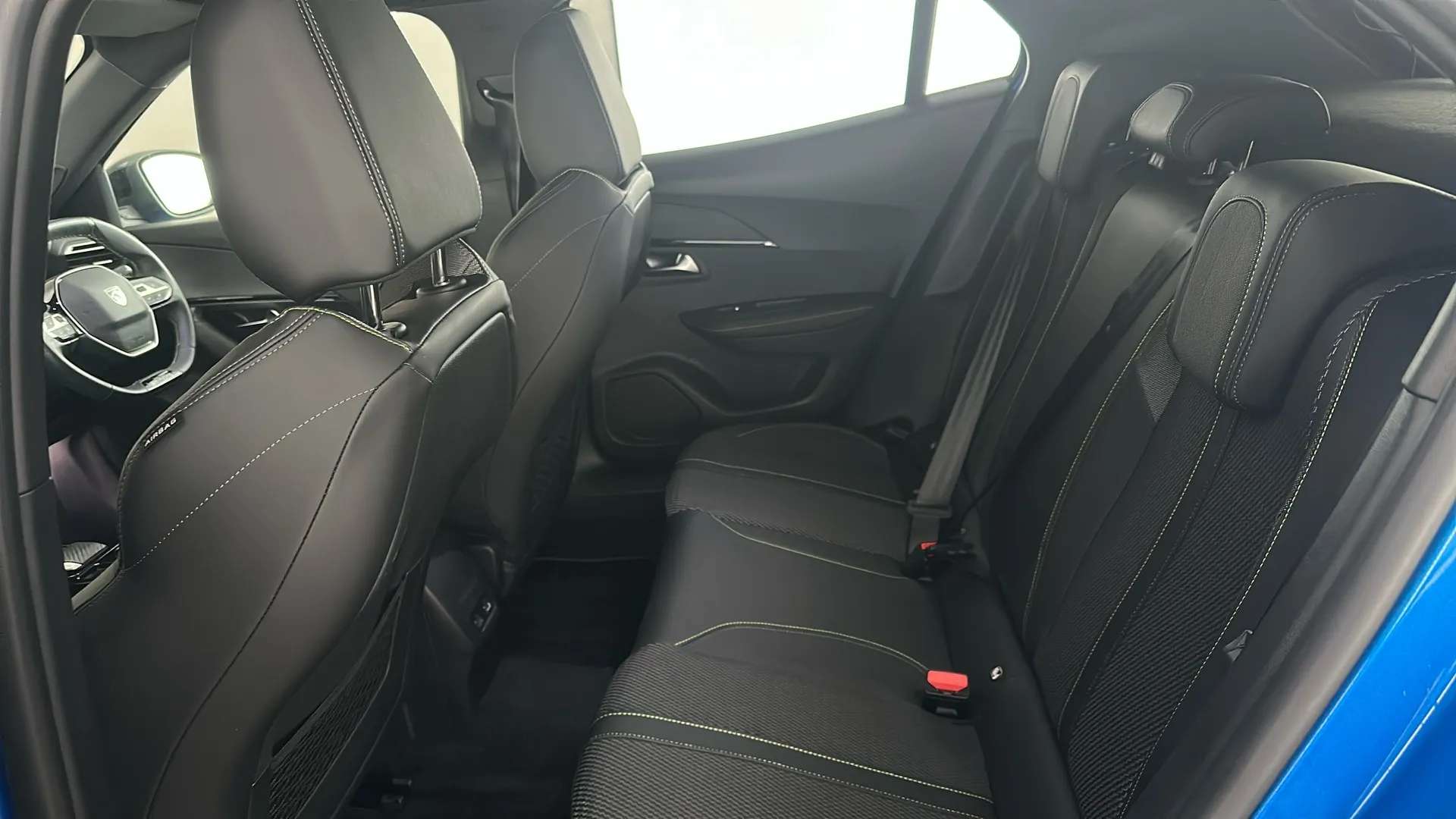 2023 PEUGEOT 2008 2023 PEUGEOT 2008