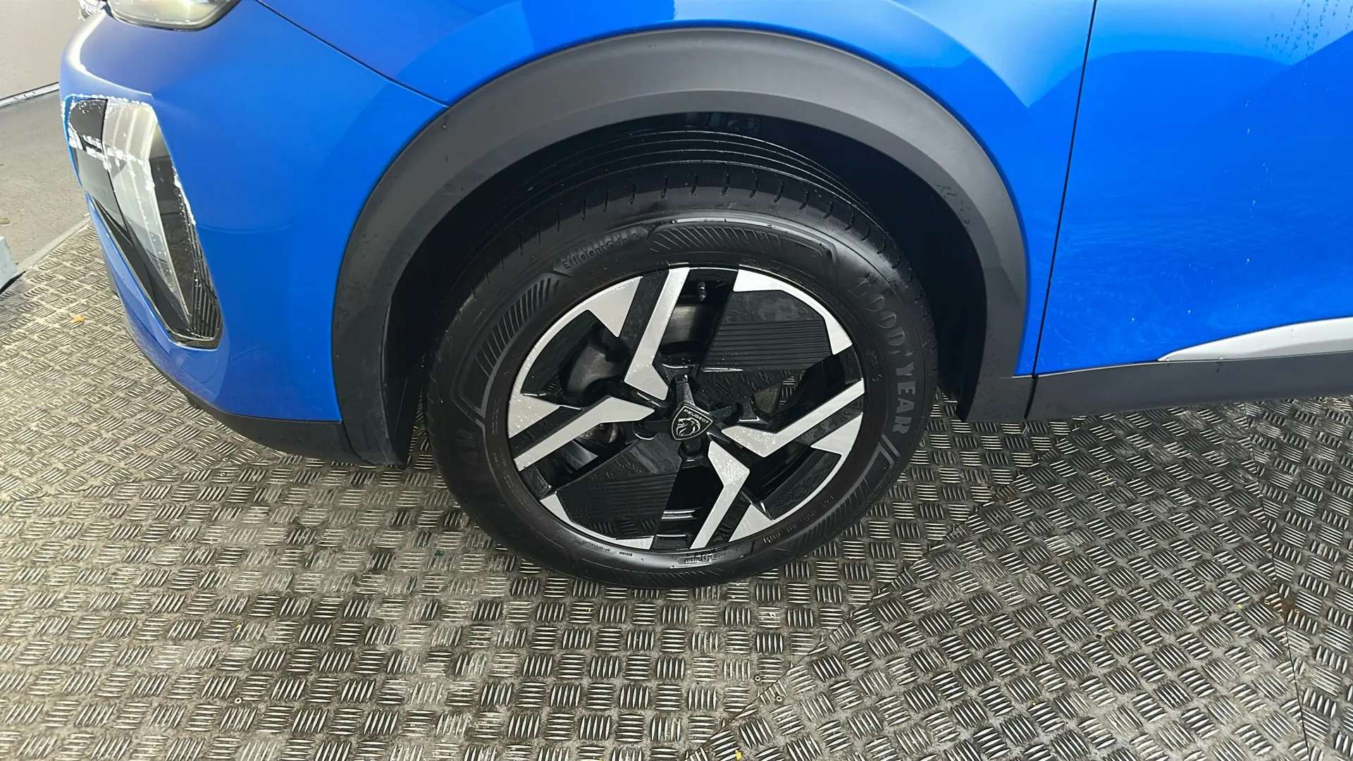 2023 PEUGEOT 2008 2023 PEUGEOT 2008