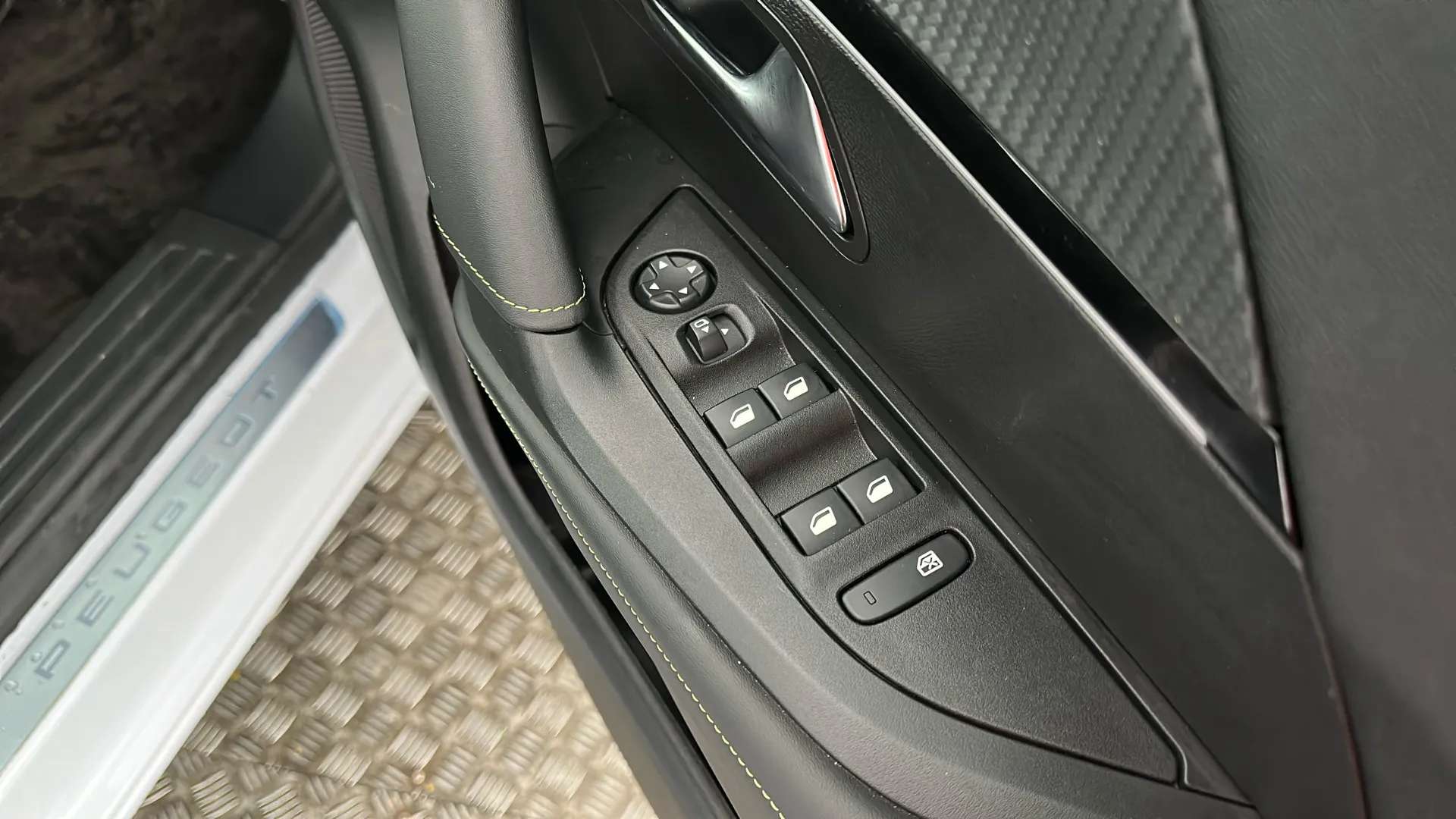 2025 PEUGEOT 2008 2025 PEUGEOT 2008