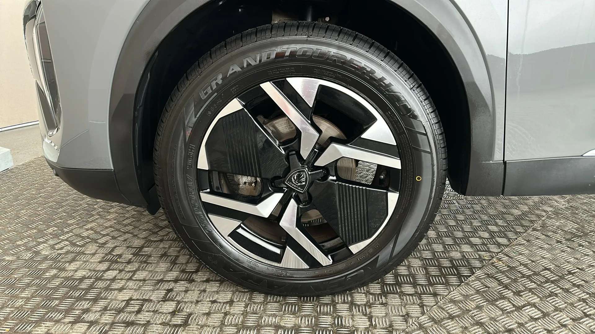 2024 PEUGEOT 2008 2024 PEUGEOT 2008