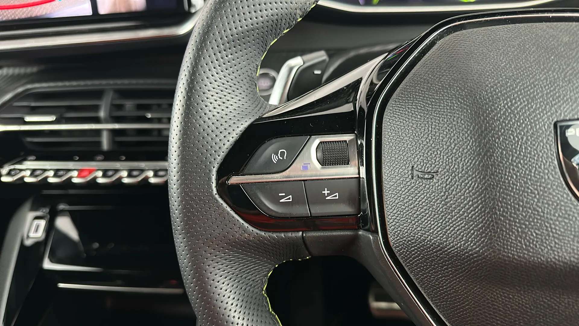 2024 PEUGEOT 2008 2024 PEUGEOT 2008