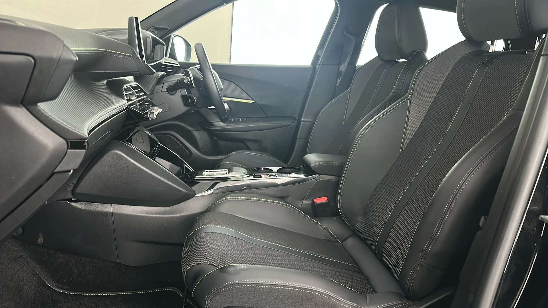 2023 PEUGEOT 2008 2023 PEUGEOT 2008