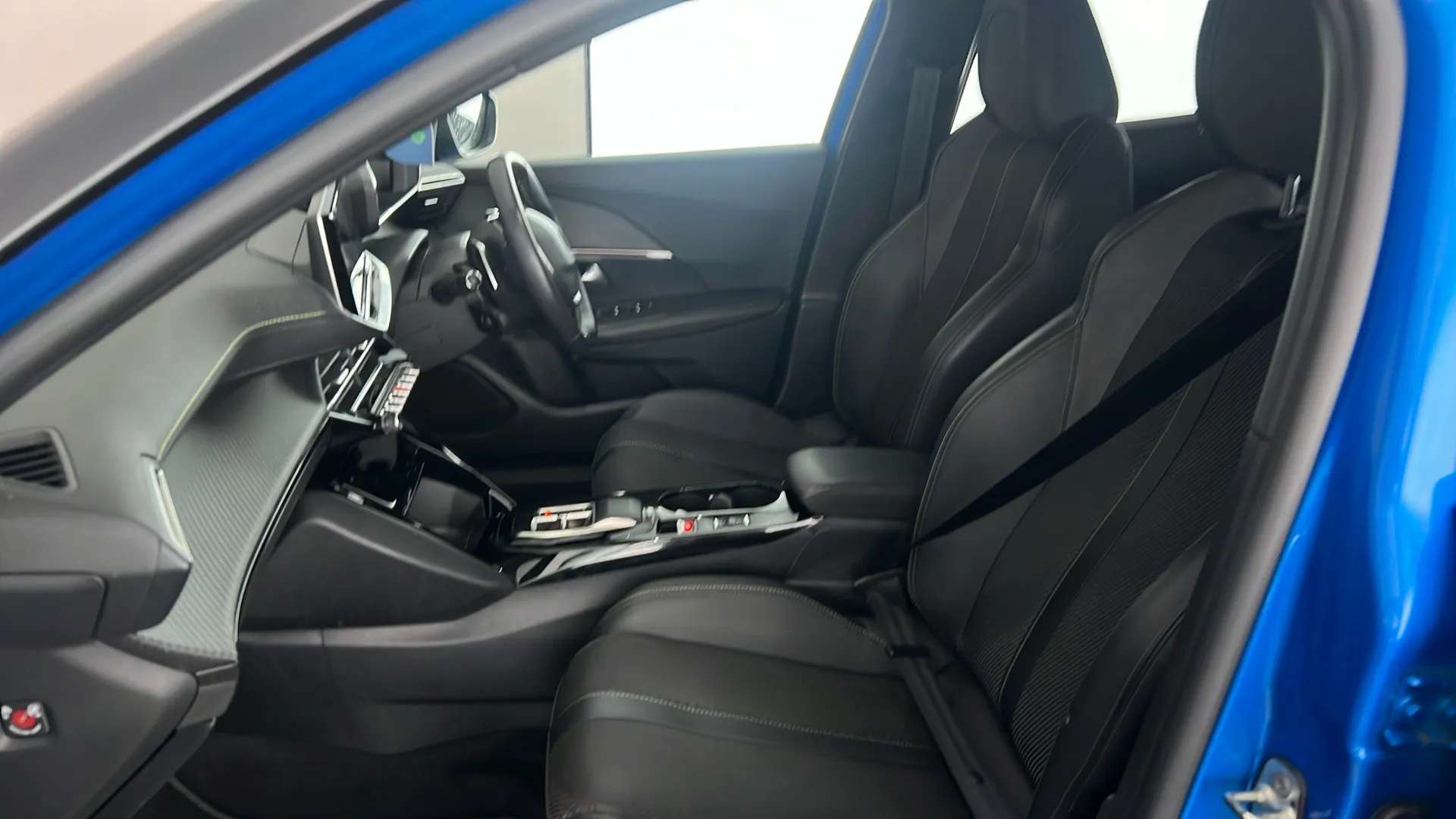 2023 PEUGEOT 2008 2023 PEUGEOT 2008