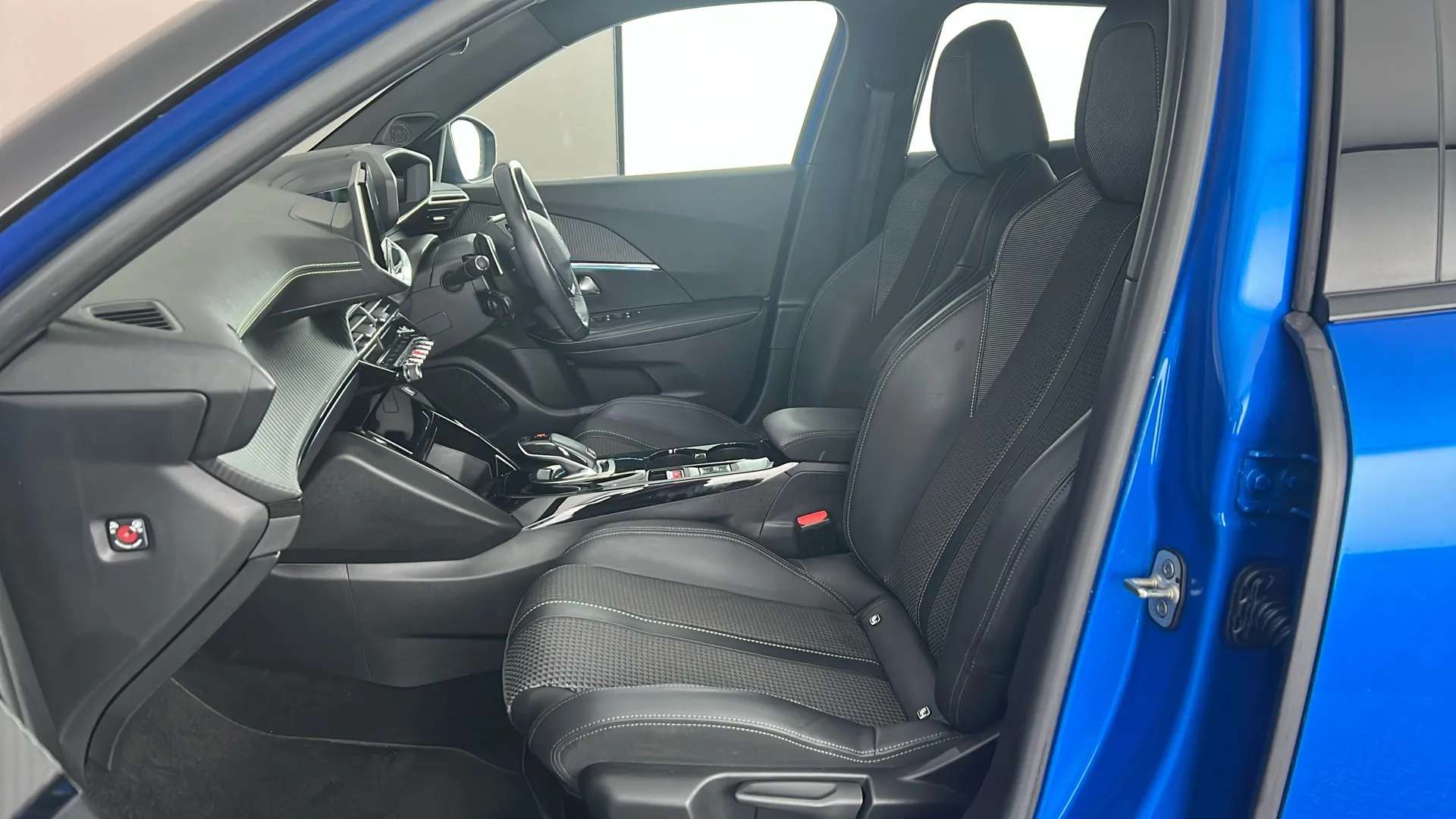 2021 PEUGEOT 2008 2021 PEUGEOT 2008