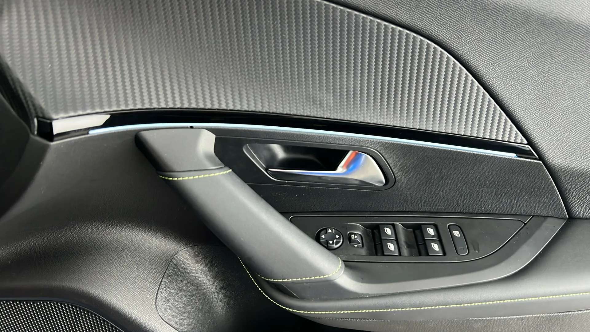 2021 PEUGEOT 2008 2021 PEUGEOT 2008