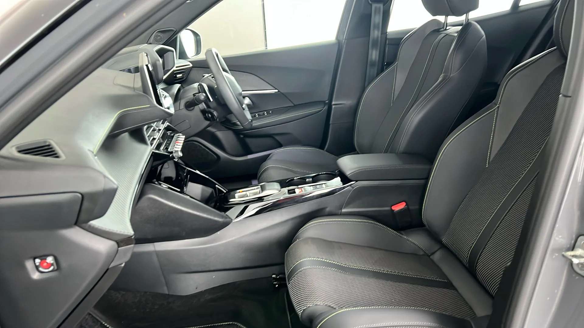 2025 PEUGEOT 2008 2025 PEUGEOT 2008
