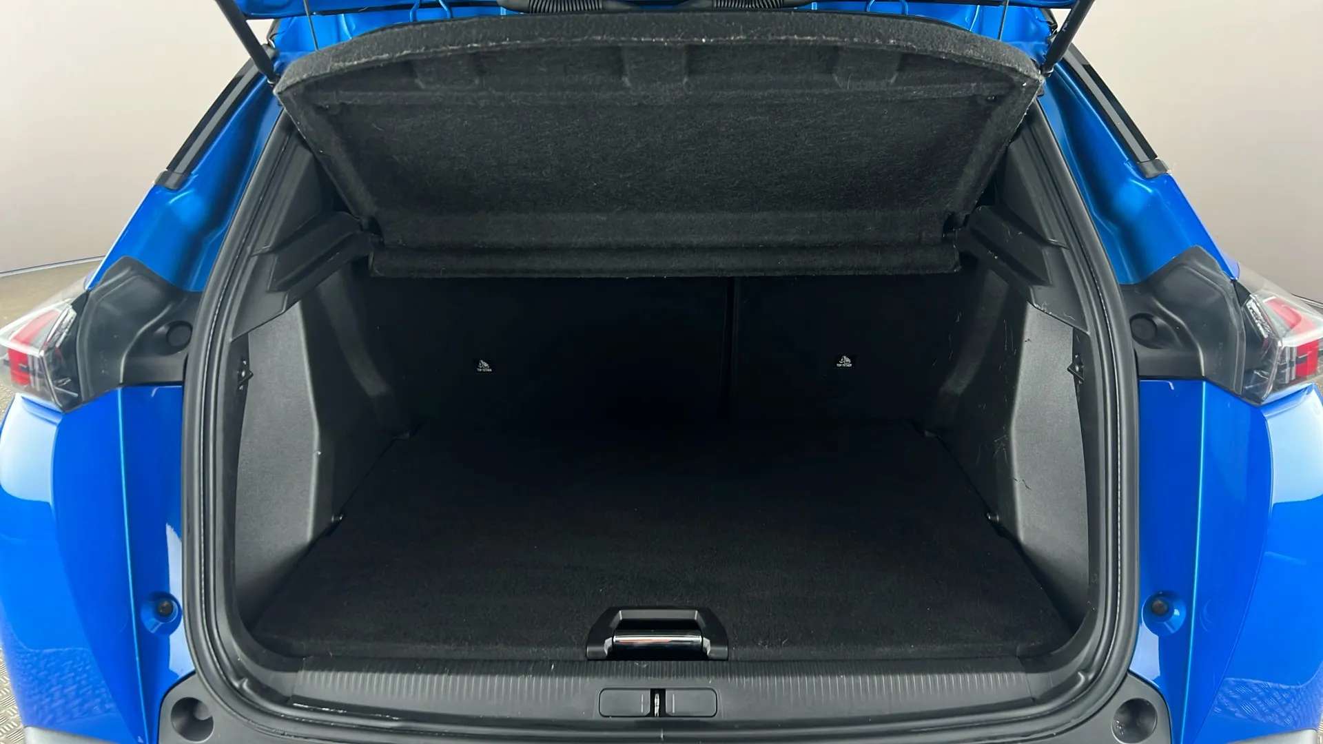 2023 PEUGEOT 2008 2023 PEUGEOT 2008
