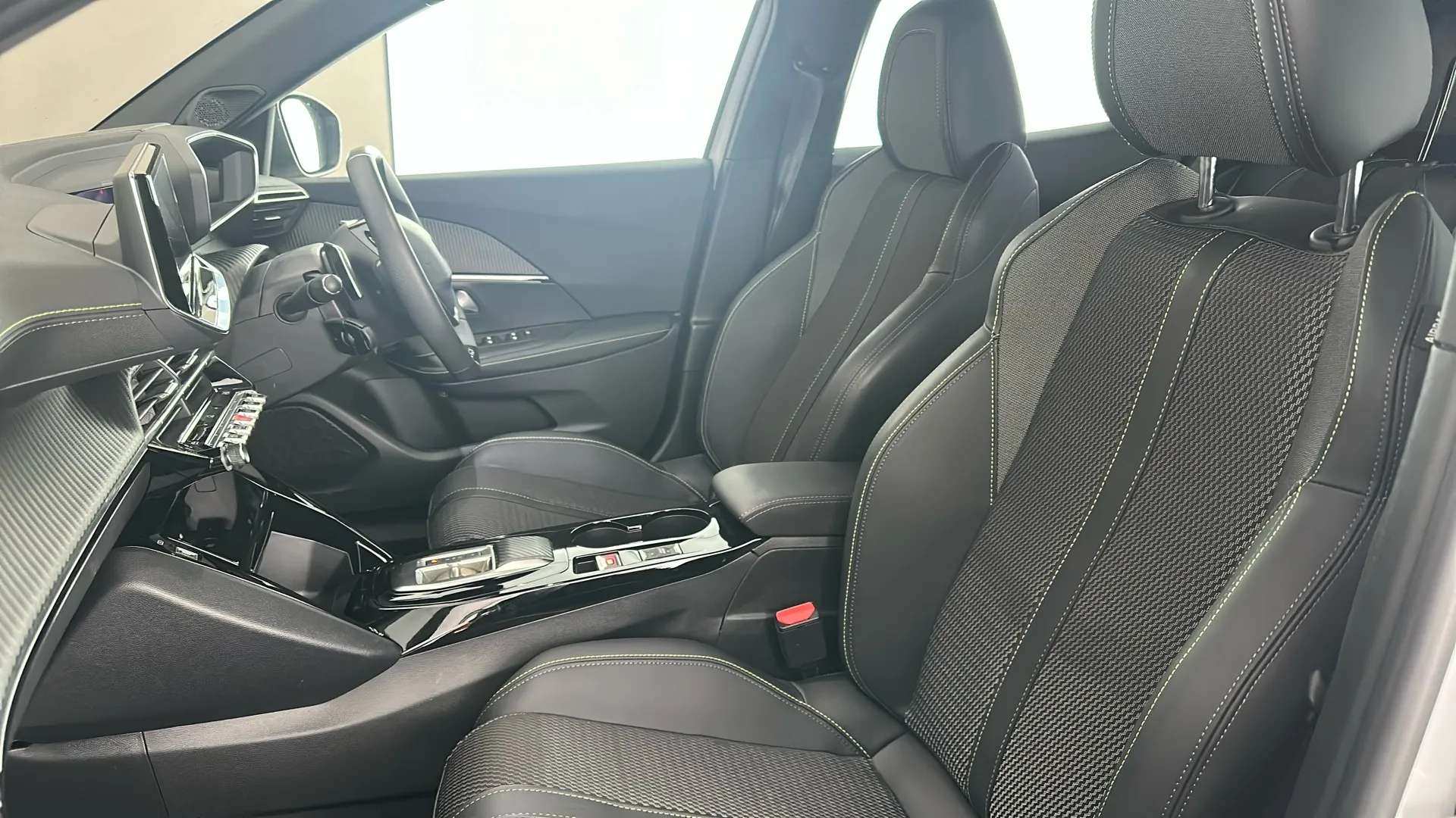 2024 PEUGEOT 2008 2024 PEUGEOT 2008