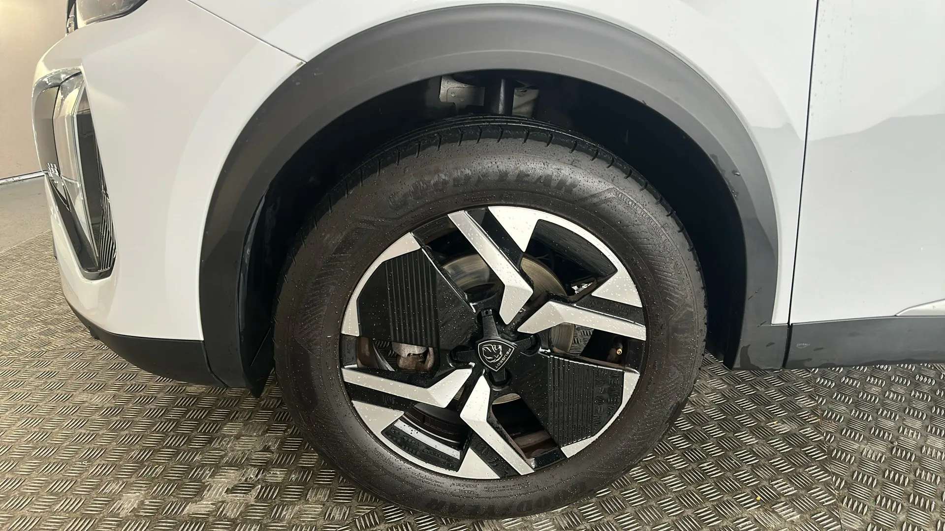 2024 PEUGEOT 2008 2024 PEUGEOT 2008