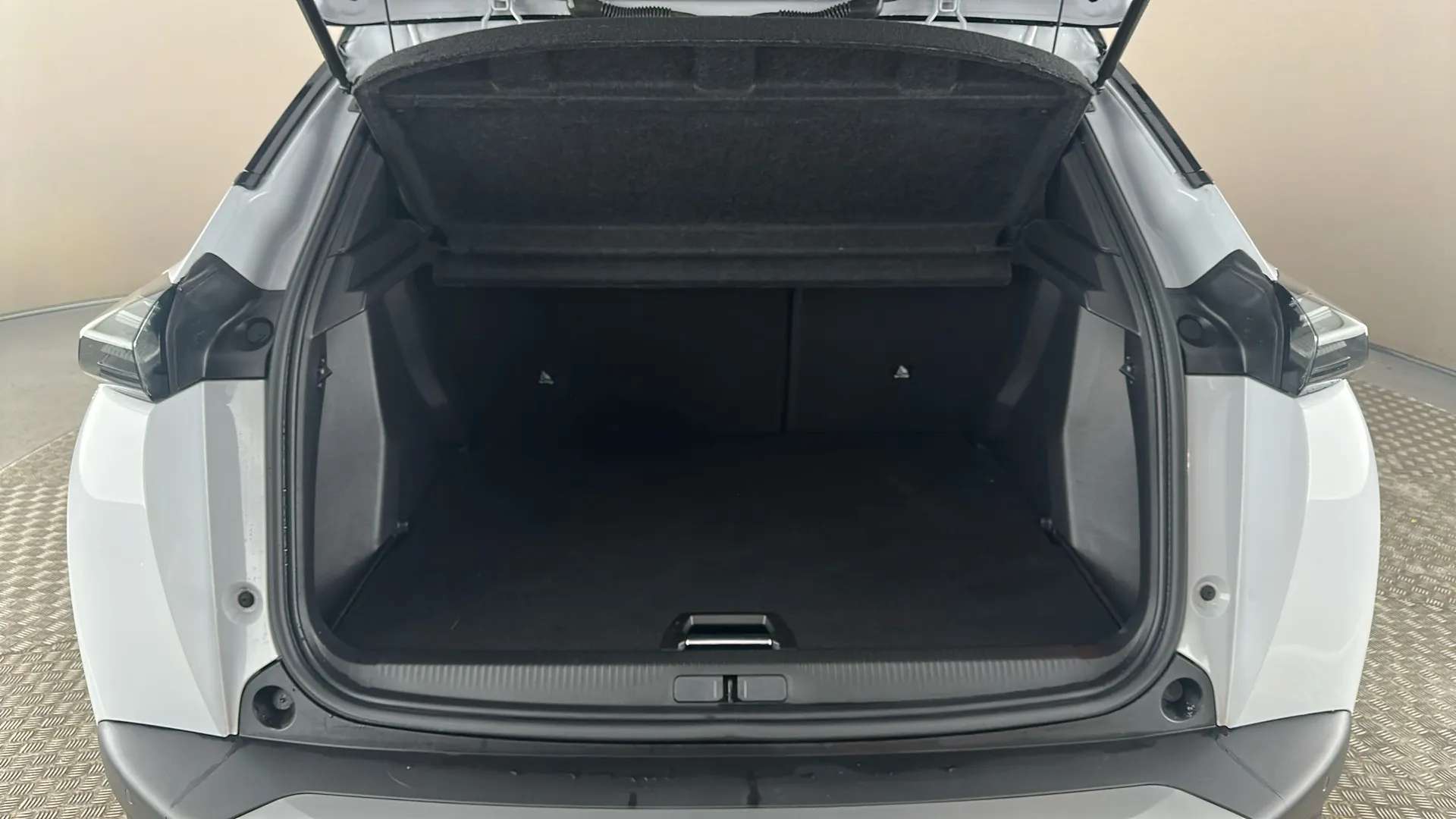 2024 PEUGEOT 2008 2024 PEUGEOT 2008