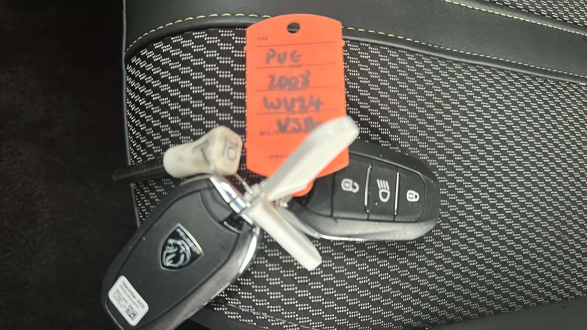 2024 PEUGEOT 2008 2024 PEUGEOT 2008