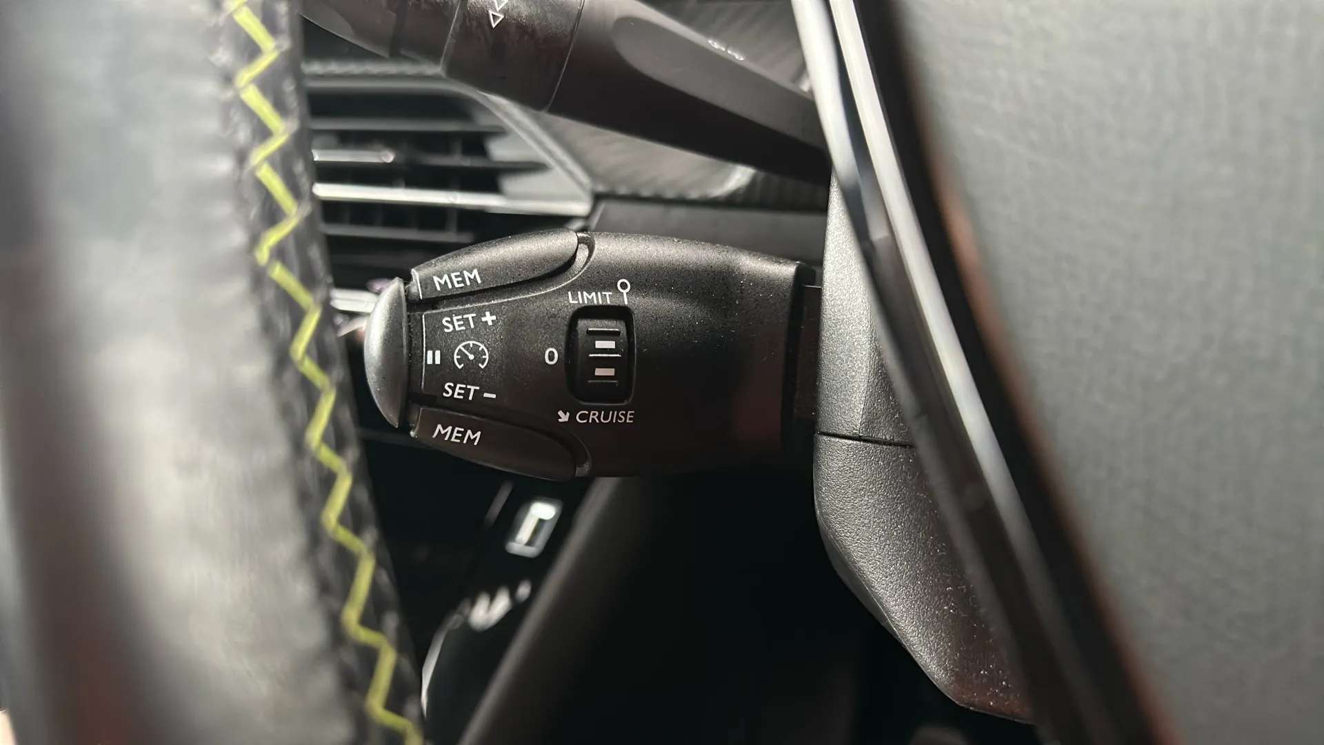 2020 PEUGEOT 2008 2020 PEUGEOT 2008