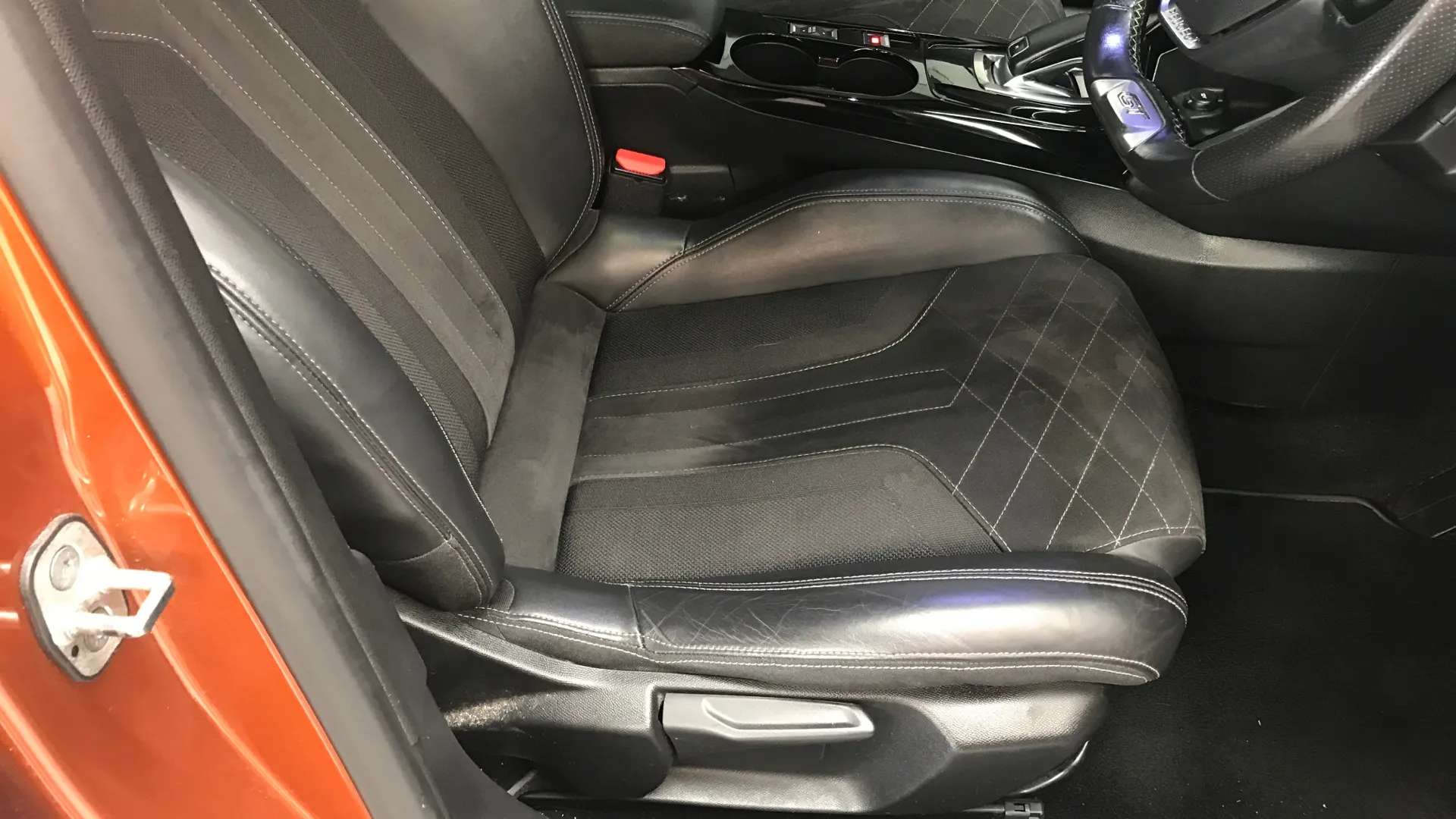 2020 PEUGEOT 2008 2020 PEUGEOT 2008