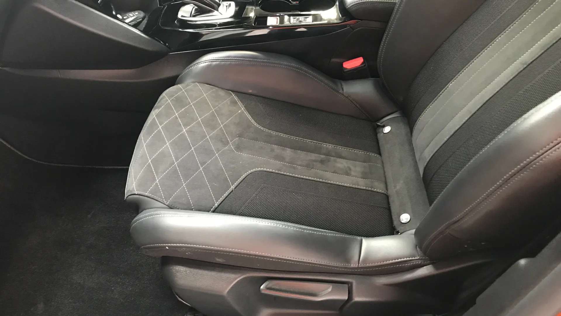 2020 PEUGEOT 2008 2020 PEUGEOT 2008