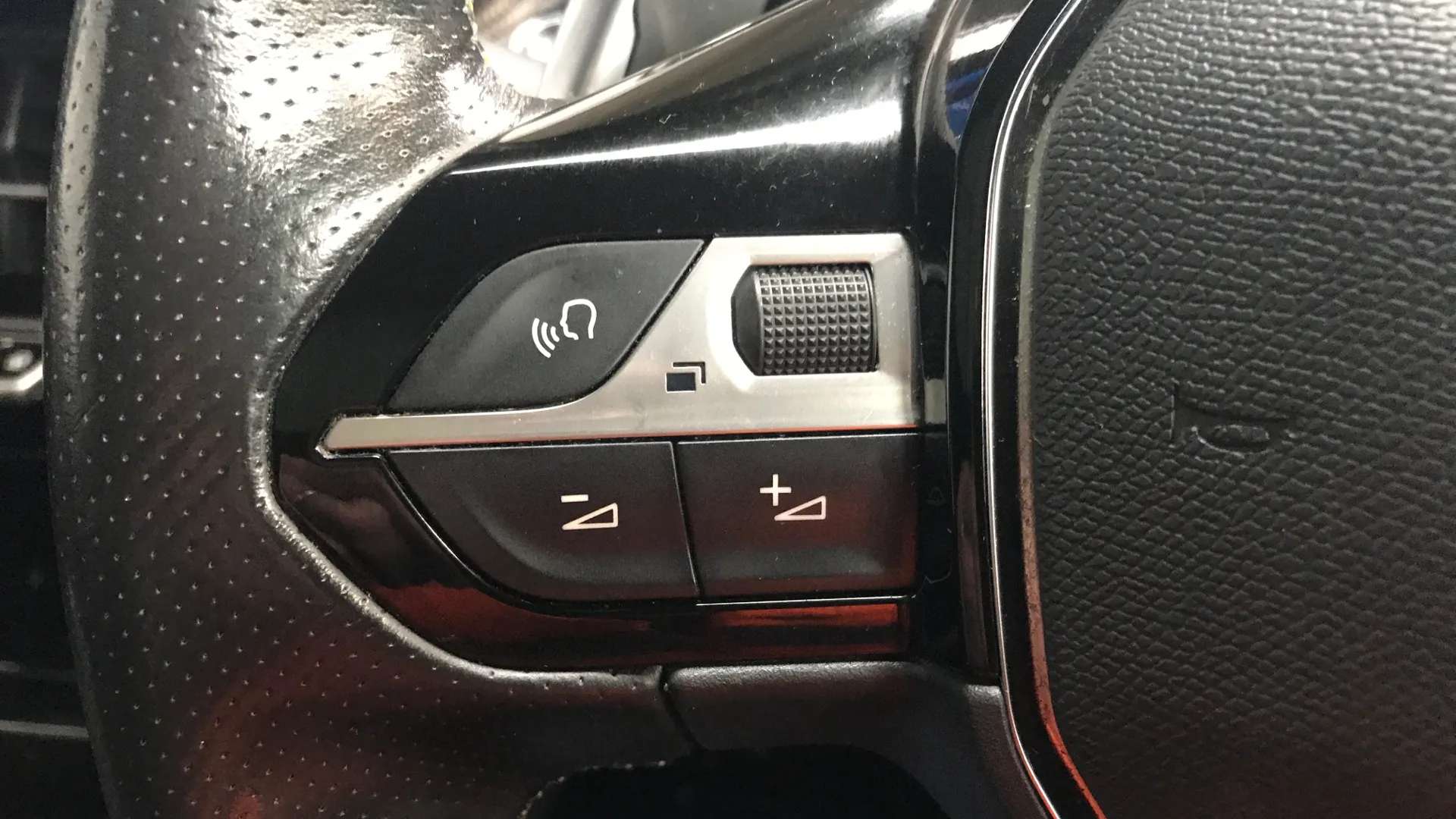 2020 PEUGEOT 2008 2020 PEUGEOT 2008