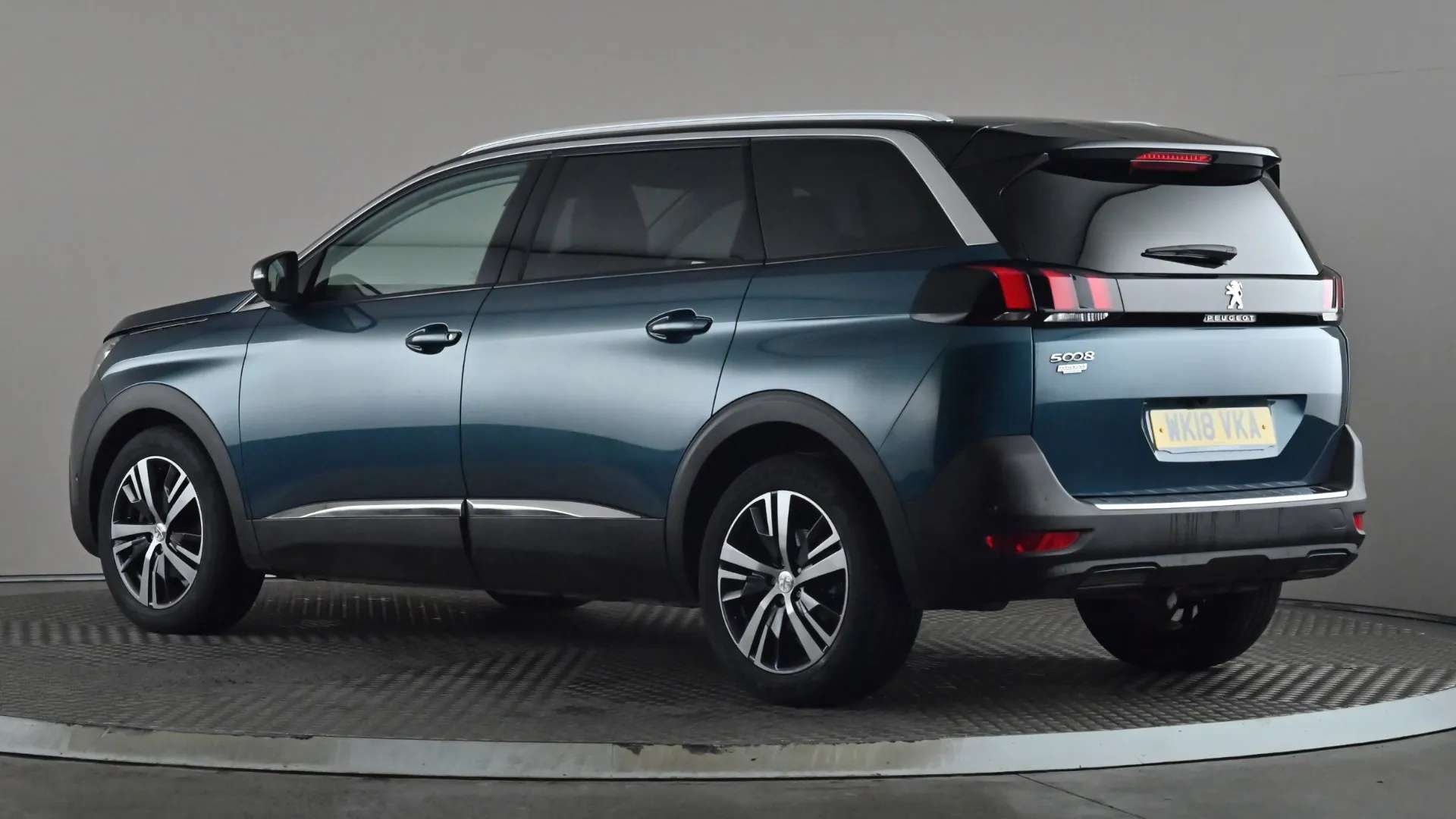 A 2018 PEUGEOT 5008 1.2 PureTech Allure EAT6 A 2018 PEUGEOT 5008 1.2 PureTech Allure EAT6