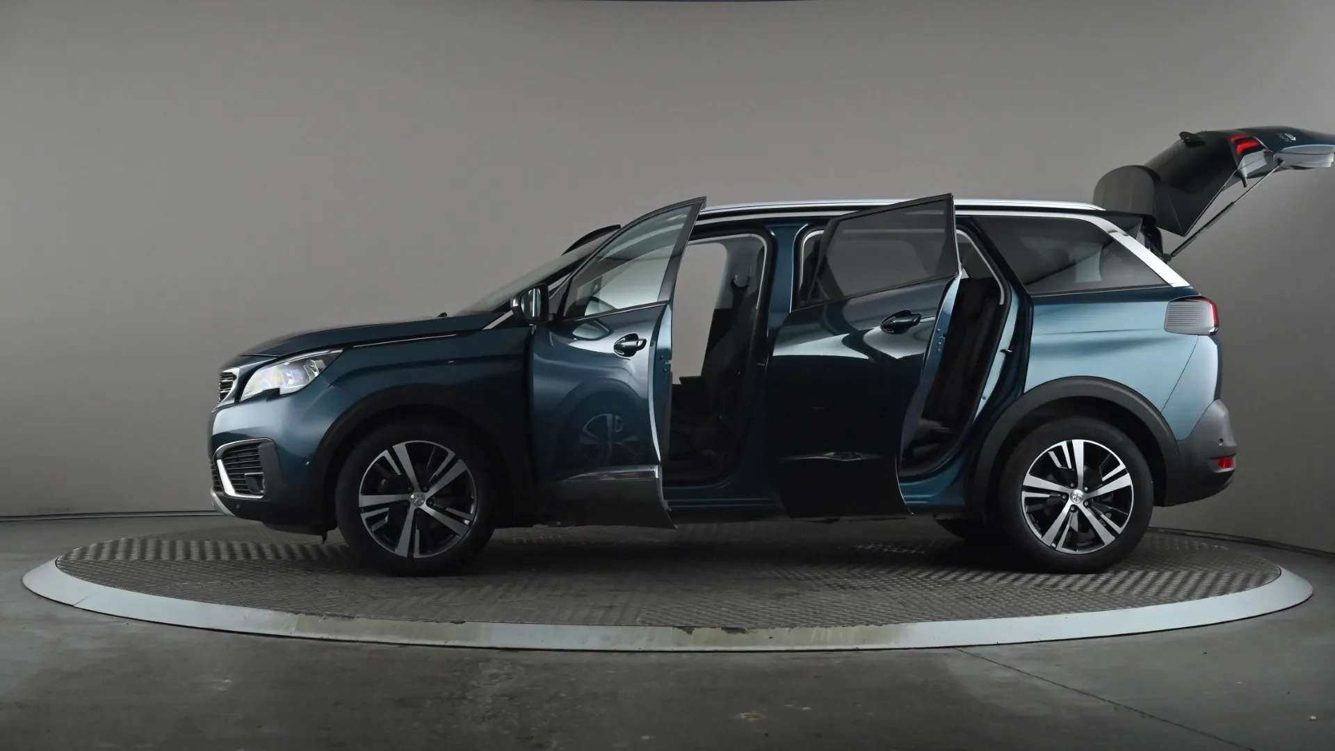 2018 PEUGEOT 5008 2018 PEUGEOT 5008