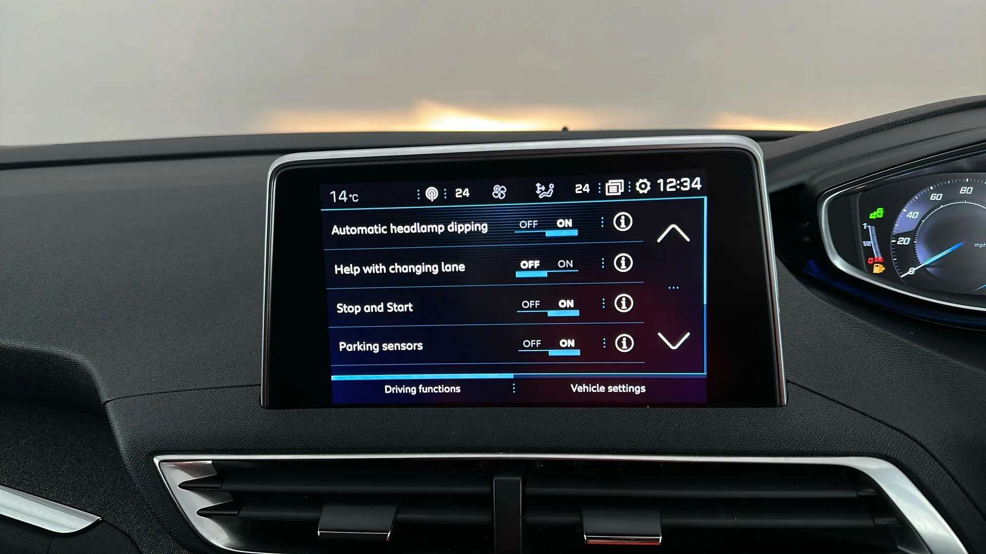 2018 PEUGEOT 5008 2018 PEUGEOT 5008