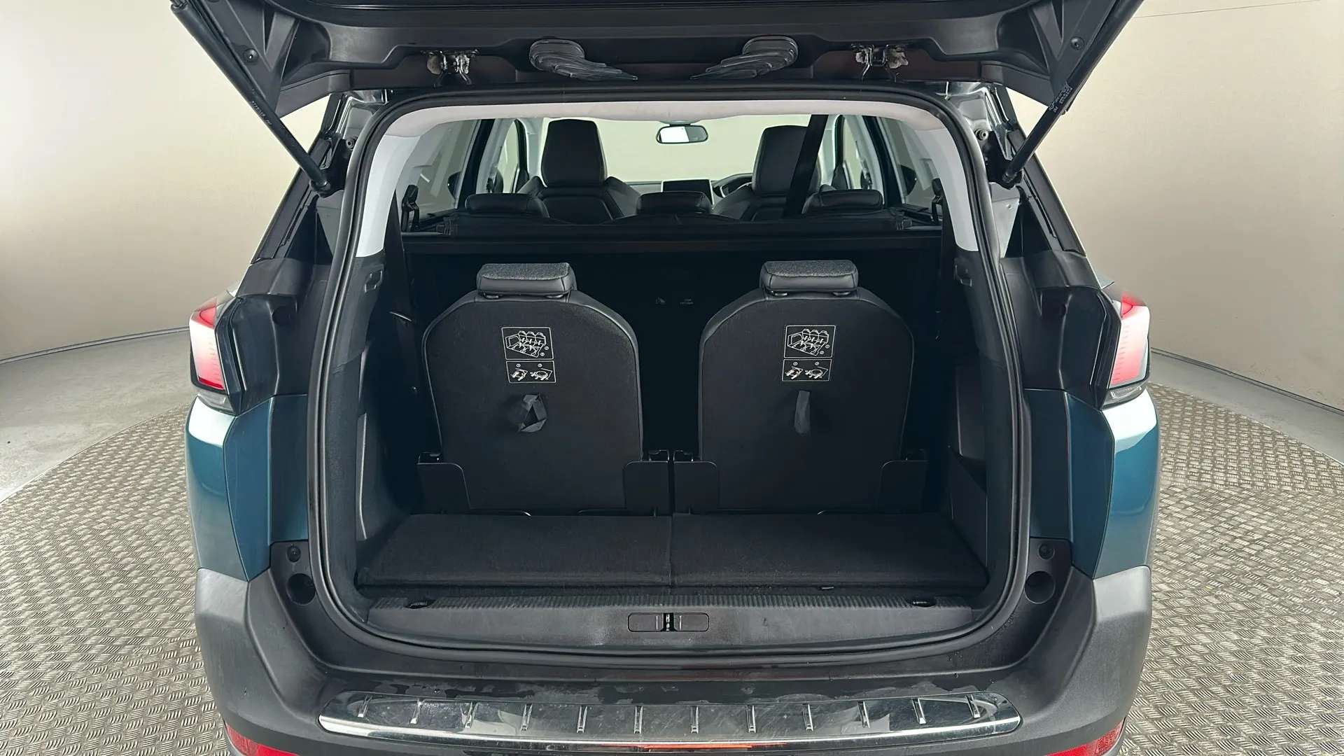 2018 PEUGEOT 5008 2018 PEUGEOT 5008