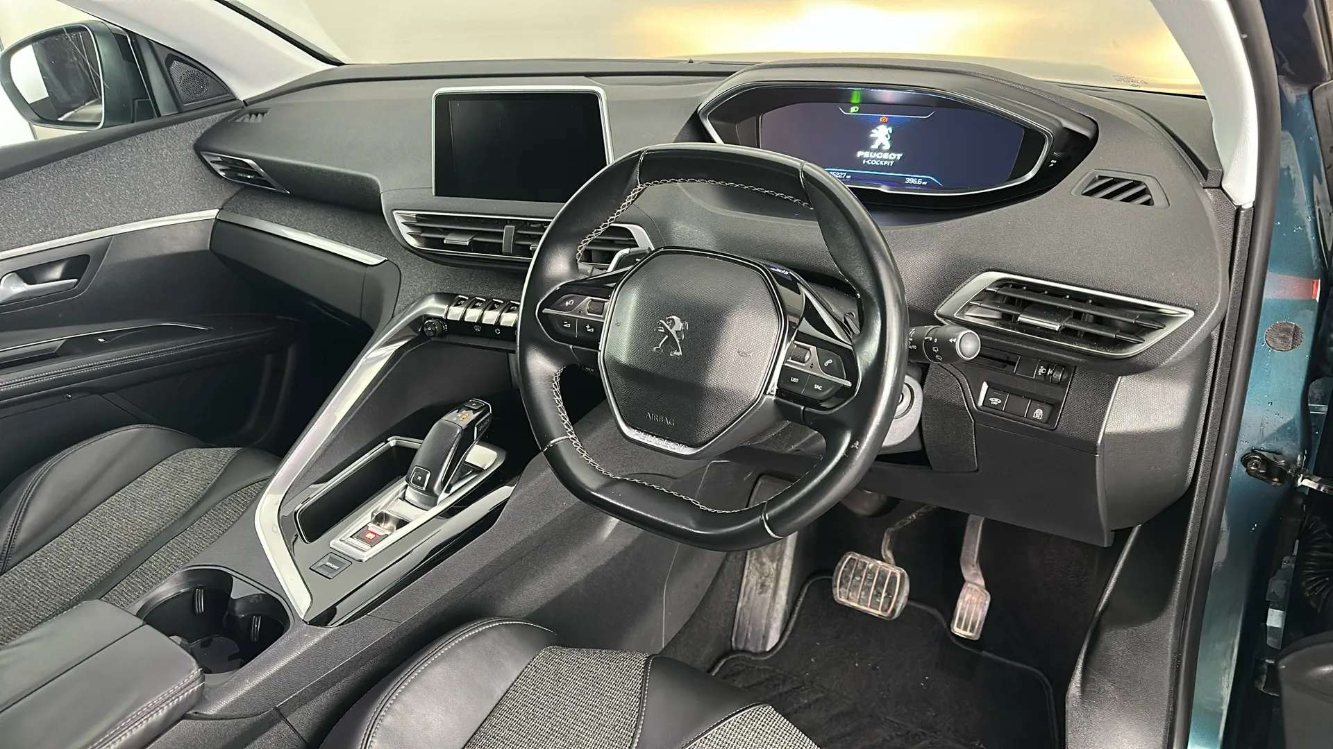 2018 PEUGEOT 5008 2018 PEUGEOT 5008