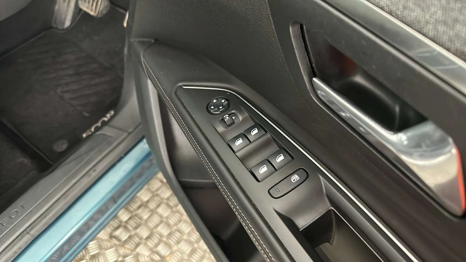 2018 PEUGEOT 5008 2018 PEUGEOT 5008