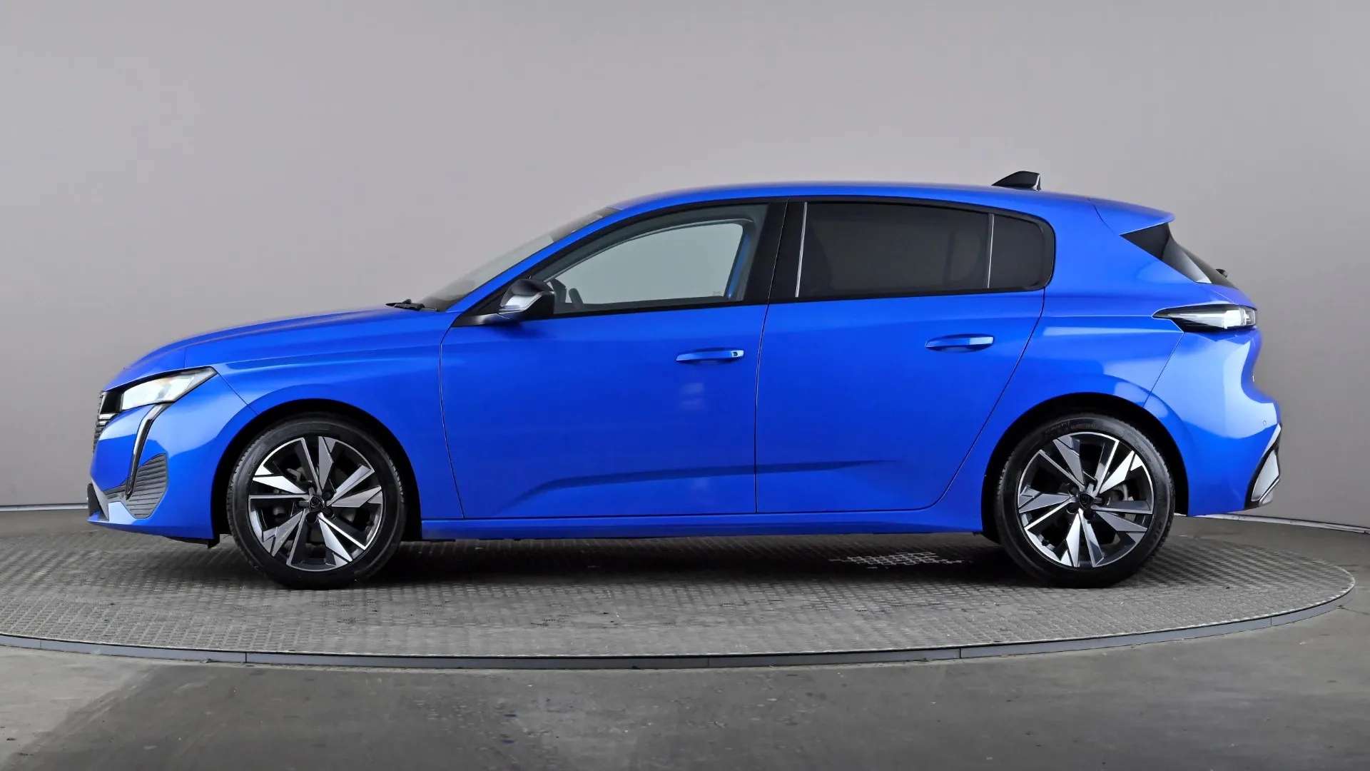 A 2022 PEUGEOT 308 1.2 PureTech Allure EAT8 A 2022 PEUGEOT 308 1.2 PureTech Allure EAT8
