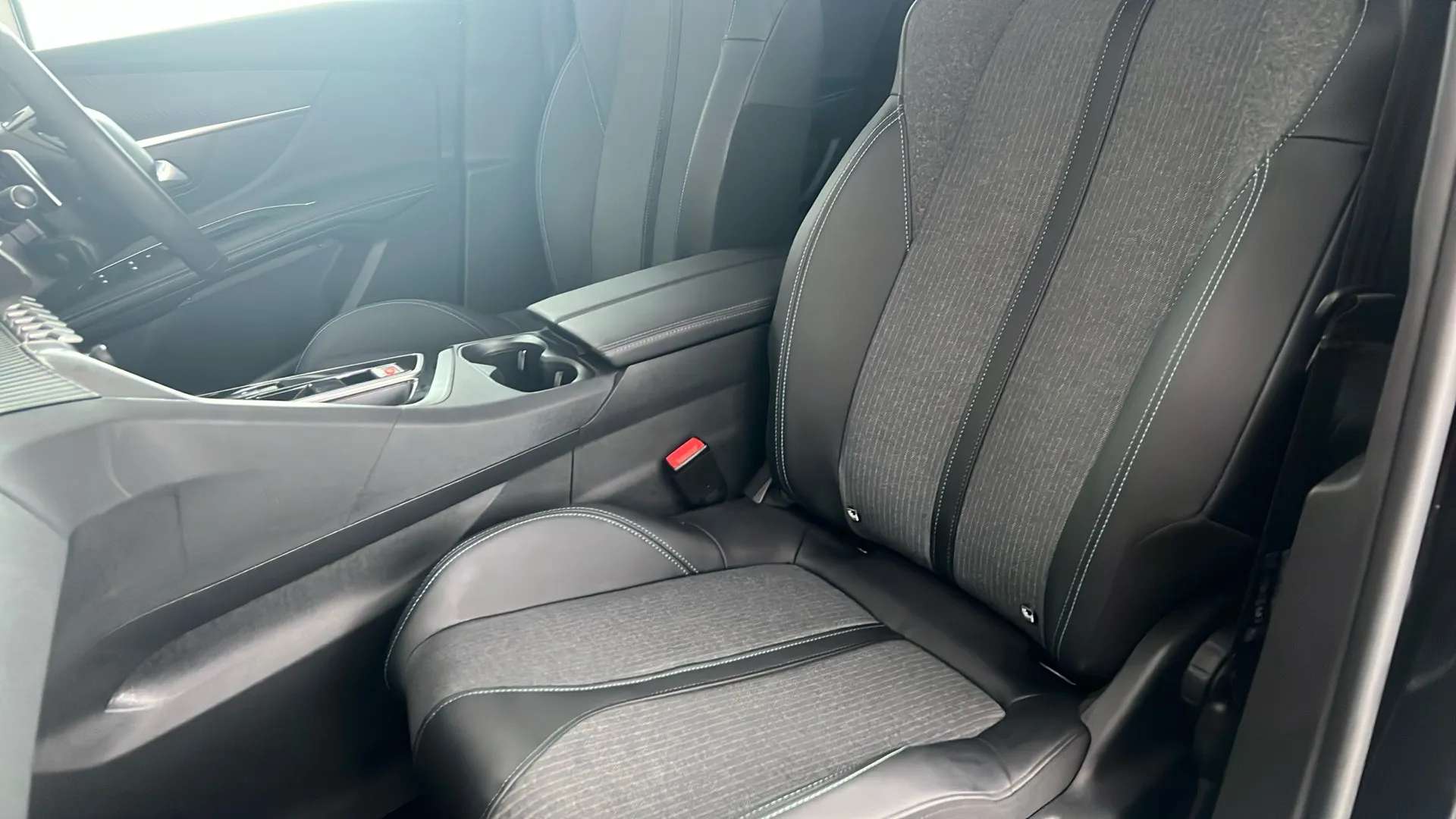 2024 PEUGEOT 3008 2024 PEUGEOT 3008