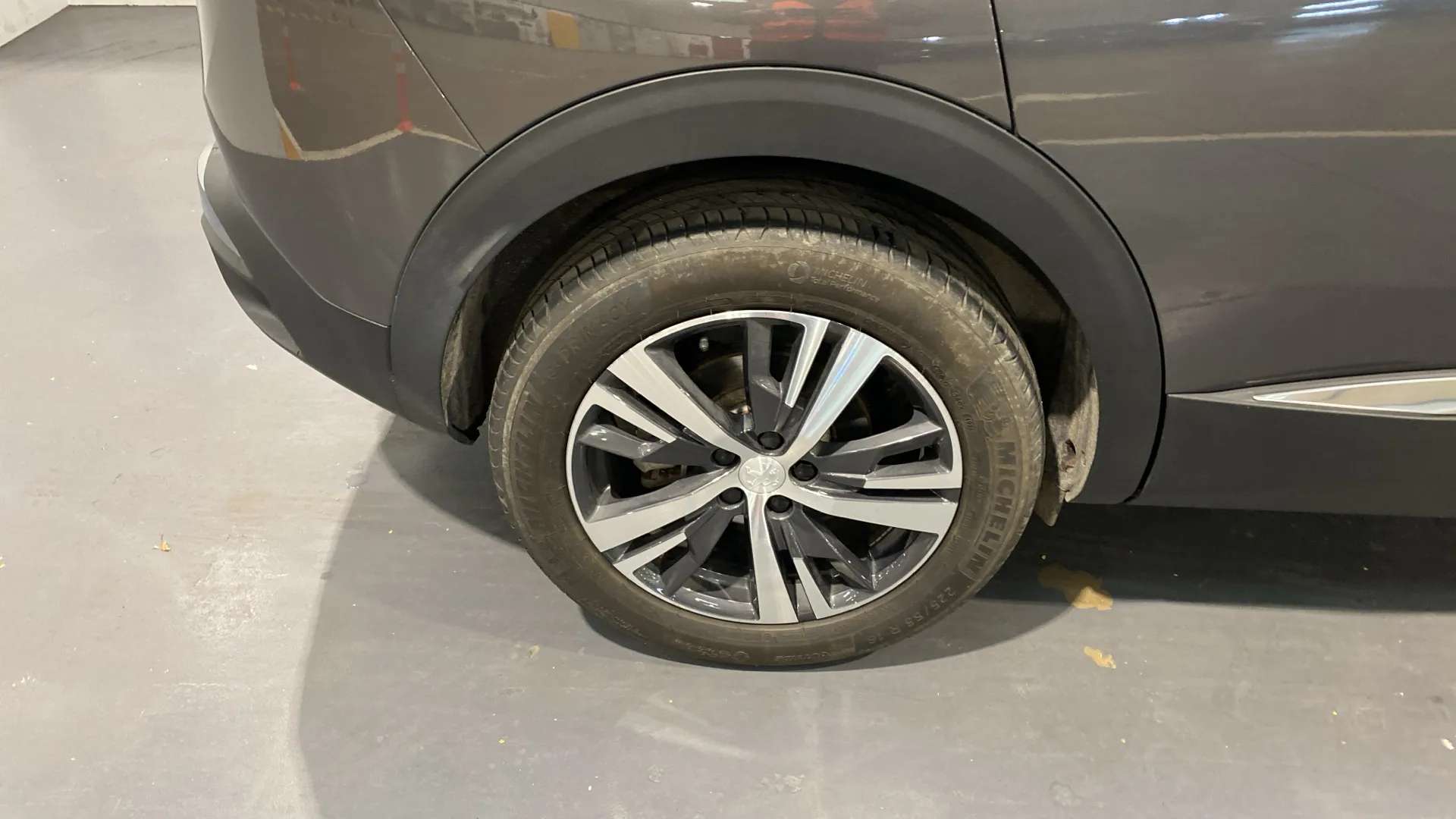 A 2024 PEUGEOT 3008 1.2 PureTech Allure EAT8 A 2024 PEUGEOT 3008 1.2 PureTech Allure EAT8