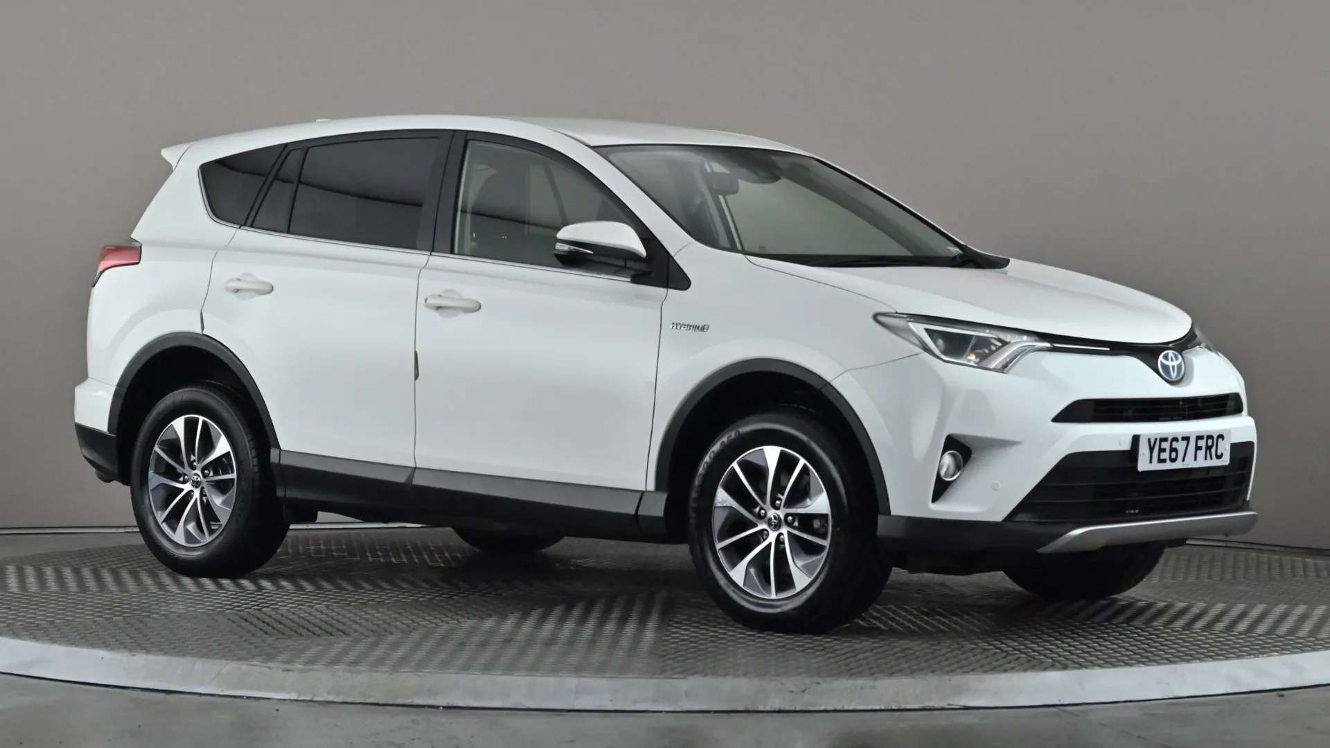 A 2017 TOYOTA RAV4 2.5 VVT-i Hybrid Icon Tech TSS CVT 2WD A 2017 TOYOTA RAV4 2.5 VVT-i Hybrid Icon Tech TSS CVT 2WD