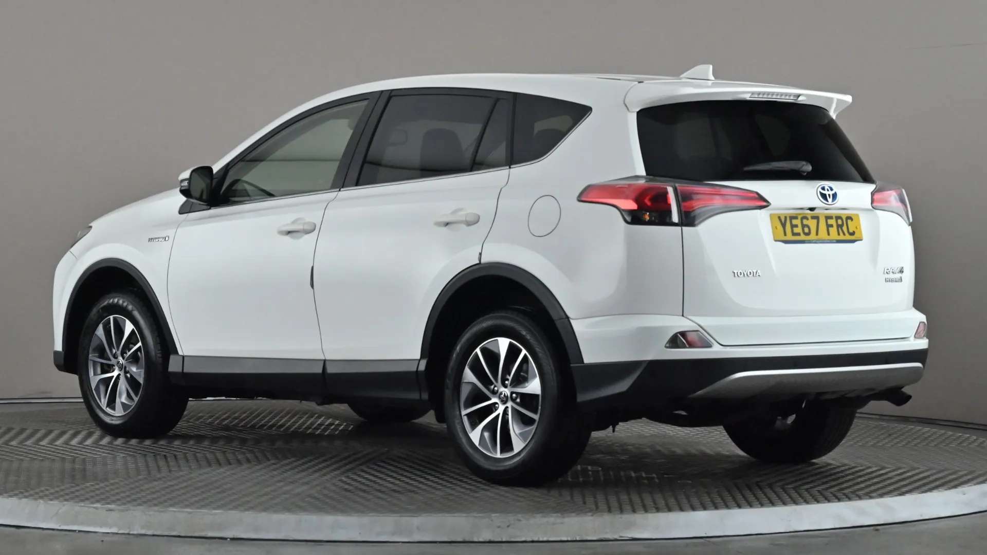 A 2017 TOYOTA RAV4 2.5 VVT-i Hybrid Icon Tech TSS CVT 2WD A 2017 TOYOTA RAV4 2.5 VVT-i Hybrid Icon Tech TSS CVT 2WD