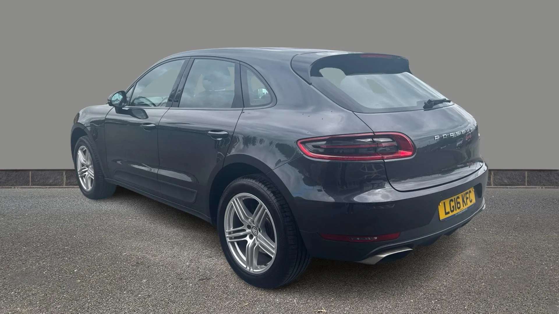 2016 PORSCHE MACAN 2016 PORSCHE MACAN