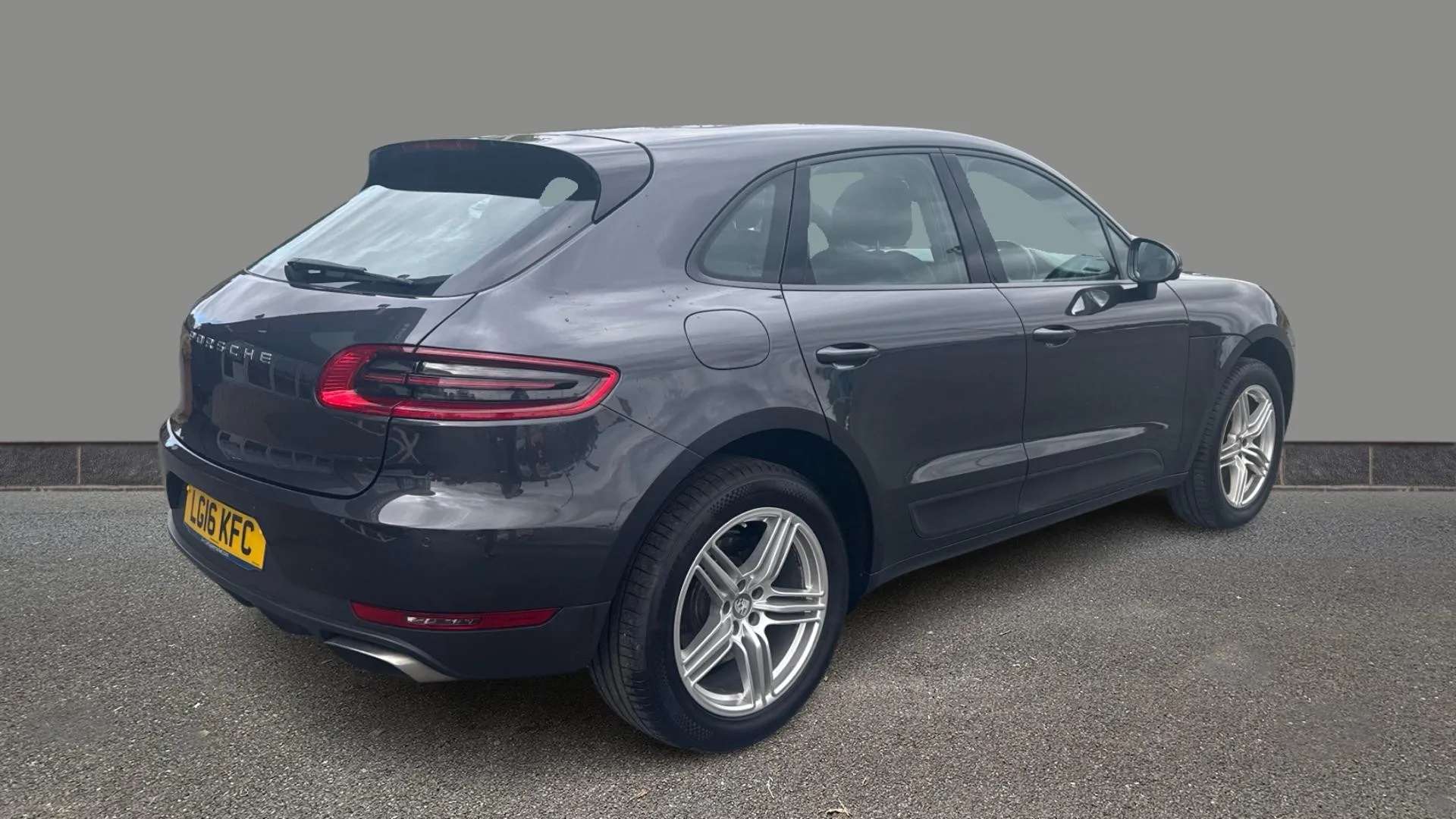 2016 PORSCHE MACAN 2016 PORSCHE MACAN