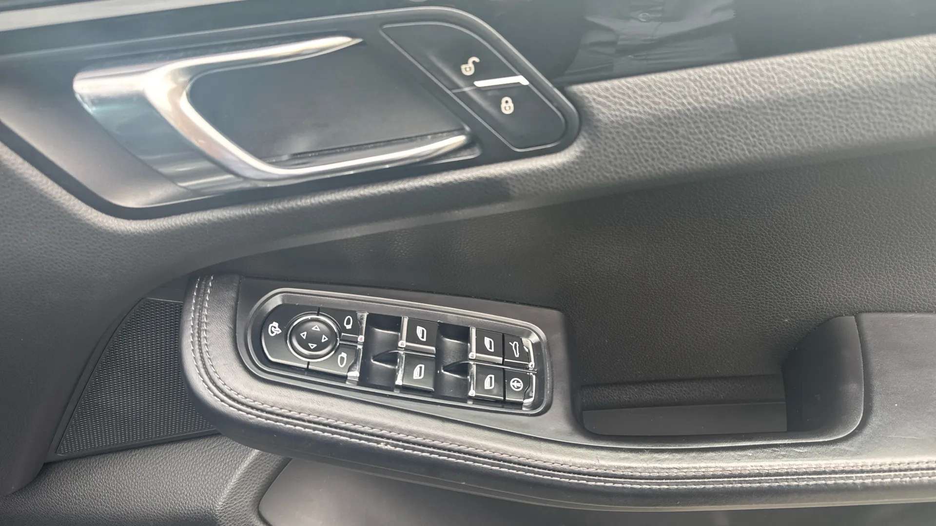 2016 PORSCHE MACAN 2016 PORSCHE MACAN