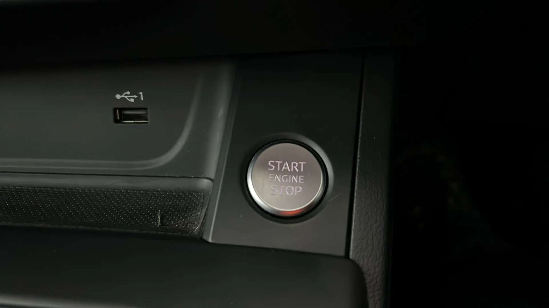 2023 AUDI A4 2023 AUDI A4