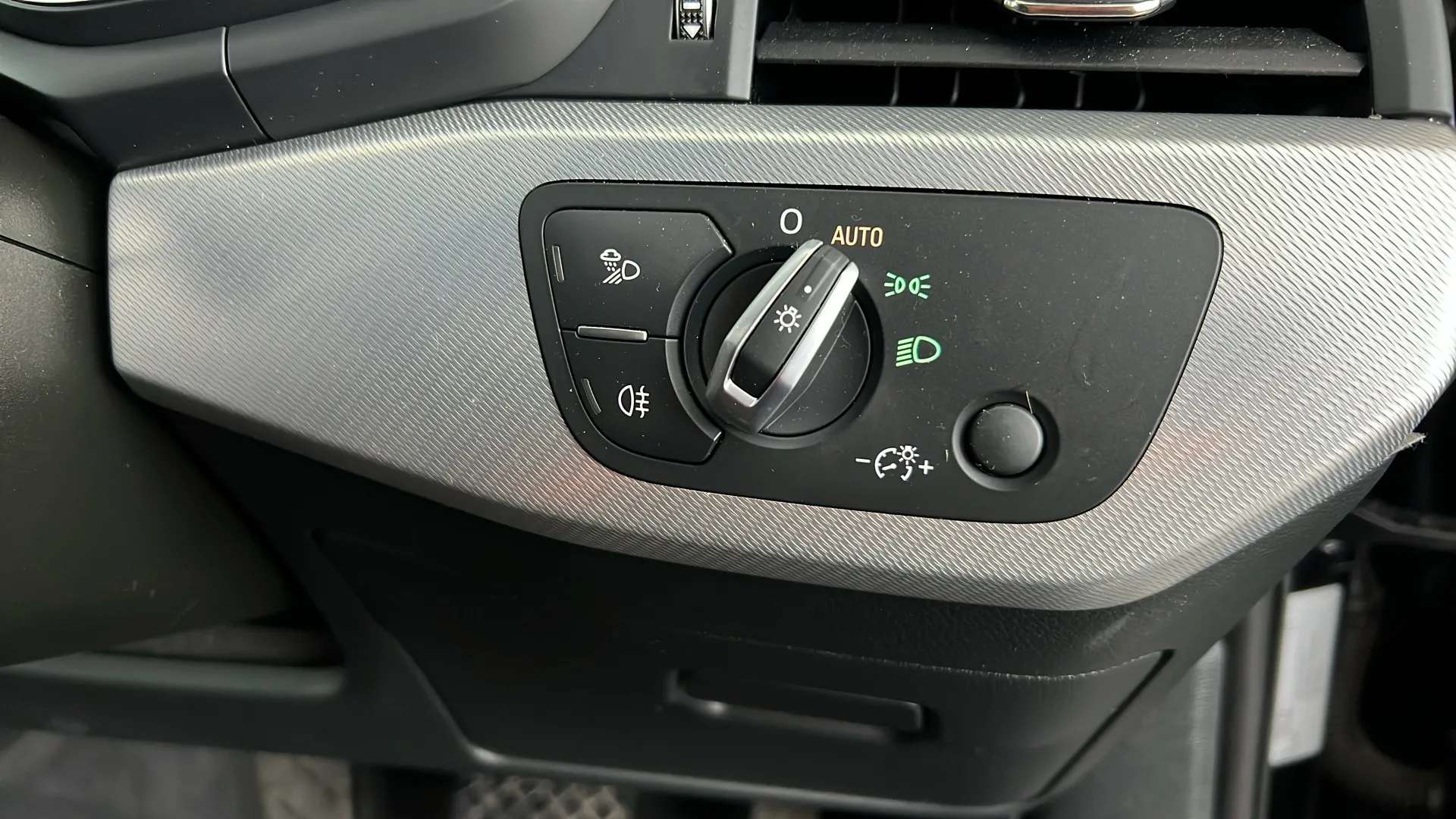 2023 AUDI A4 2023 AUDI A4