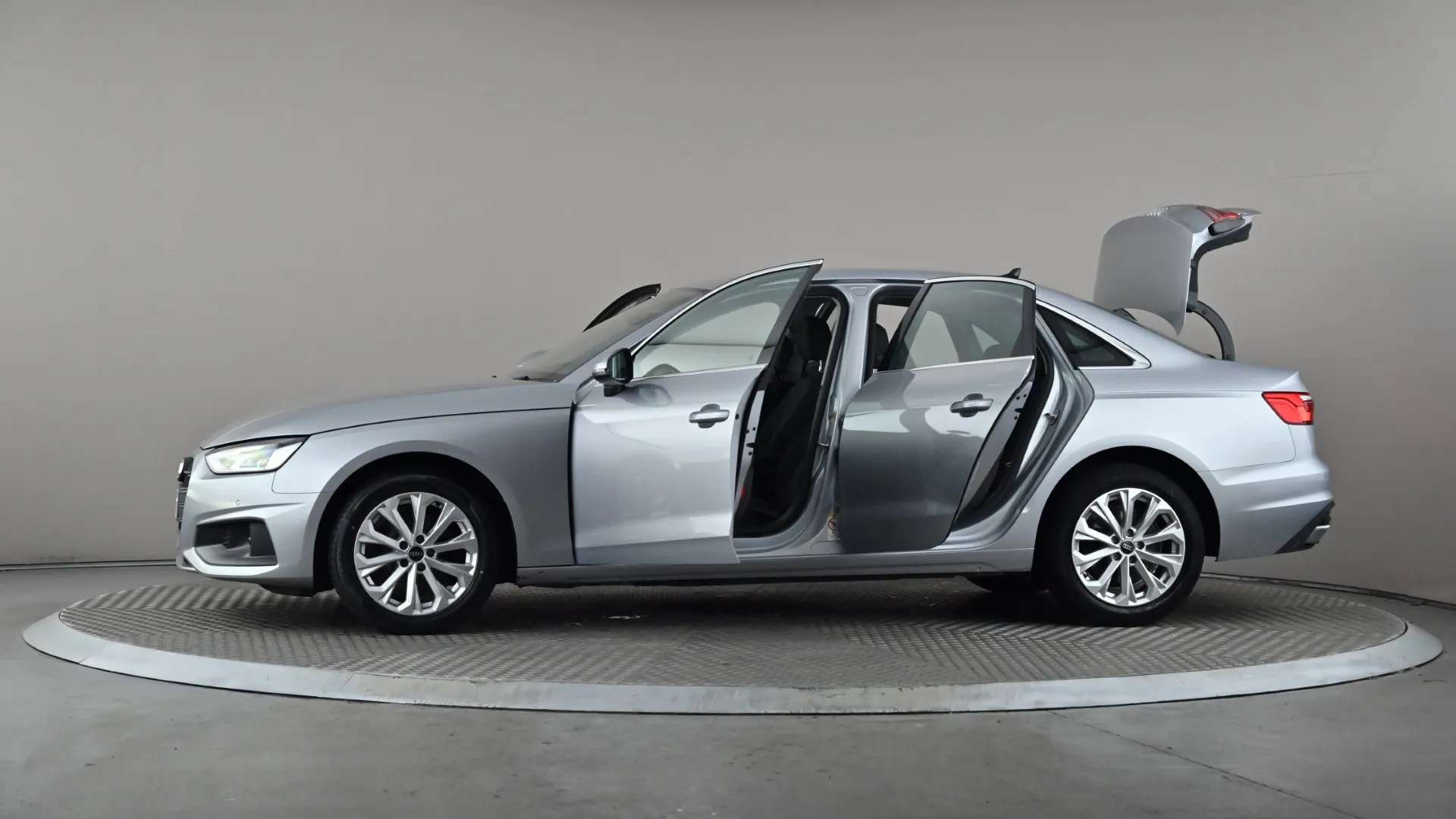 2023 AUDI A4 2023 AUDI A4