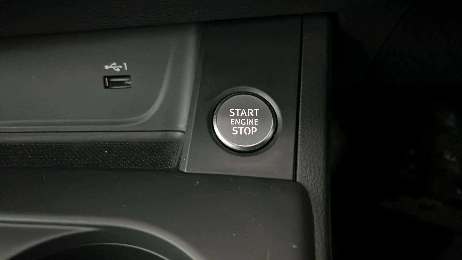 2023 AUDI A4 2023 AUDI A4