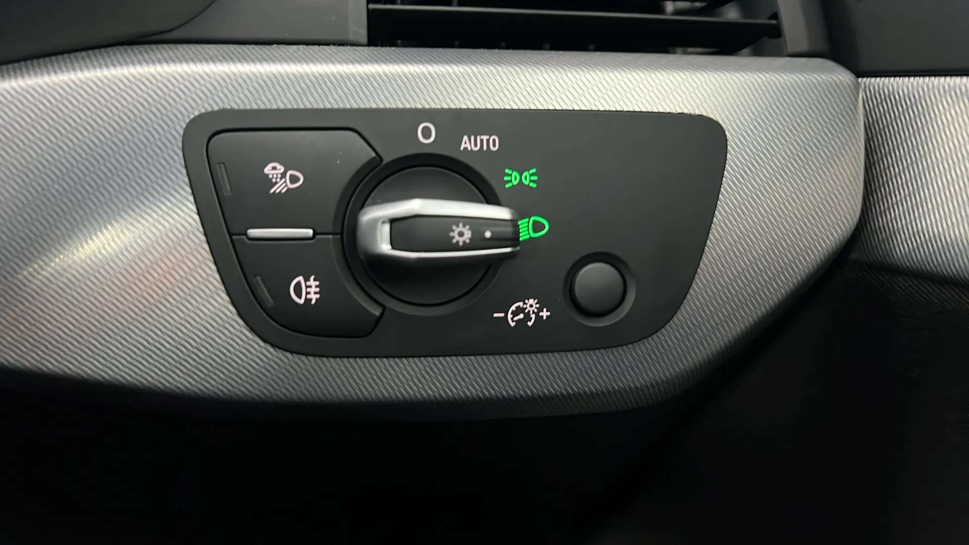 2023 AUDI A4 2023 AUDI A4